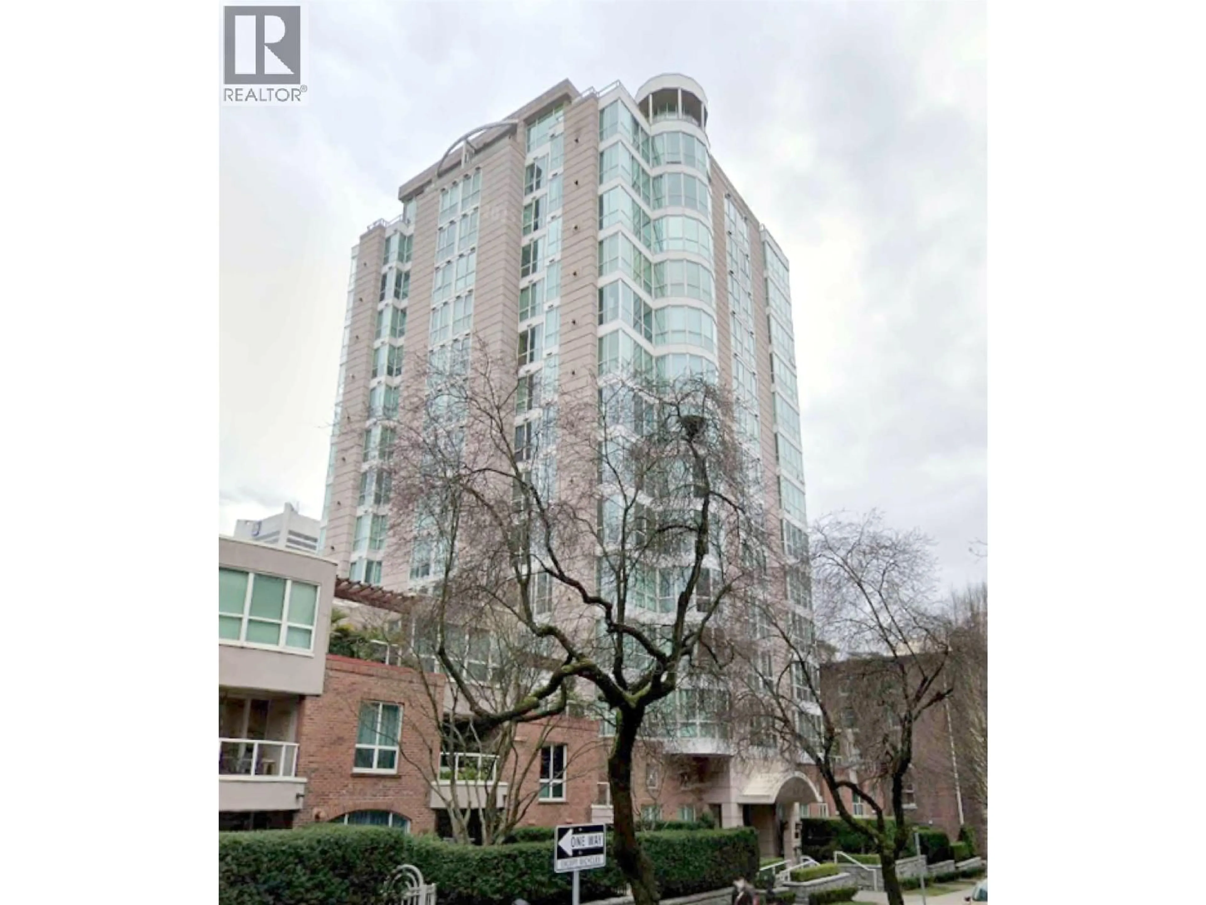 Indoor foyer for 1601 - 1111 HARO STREET, Vancouver British Columbia V6E1E3