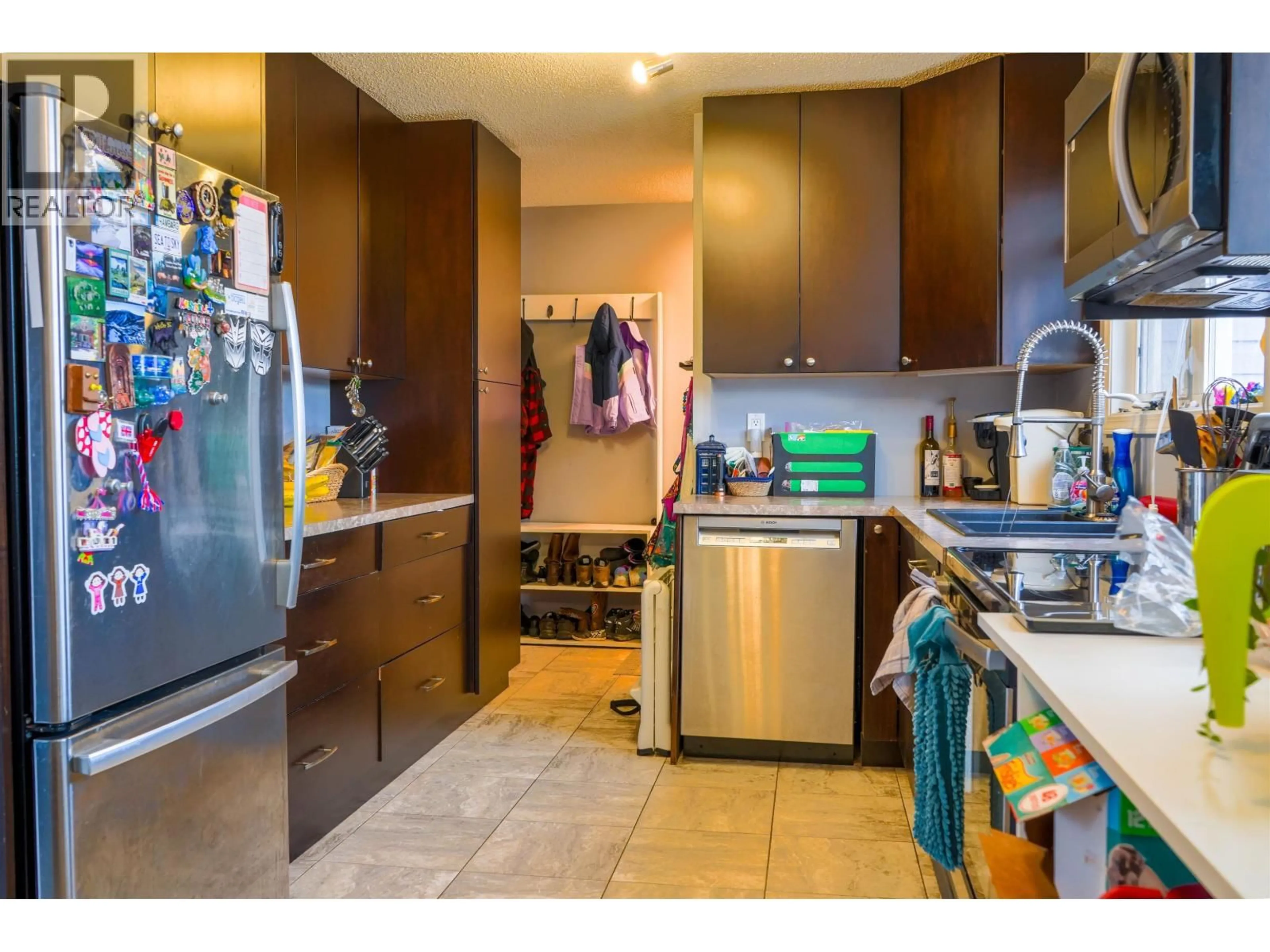 Standard kitchen, unknown for 307 - 2550 OSPIKA BOULEVARD, Prince George British Columbia V2N3T2