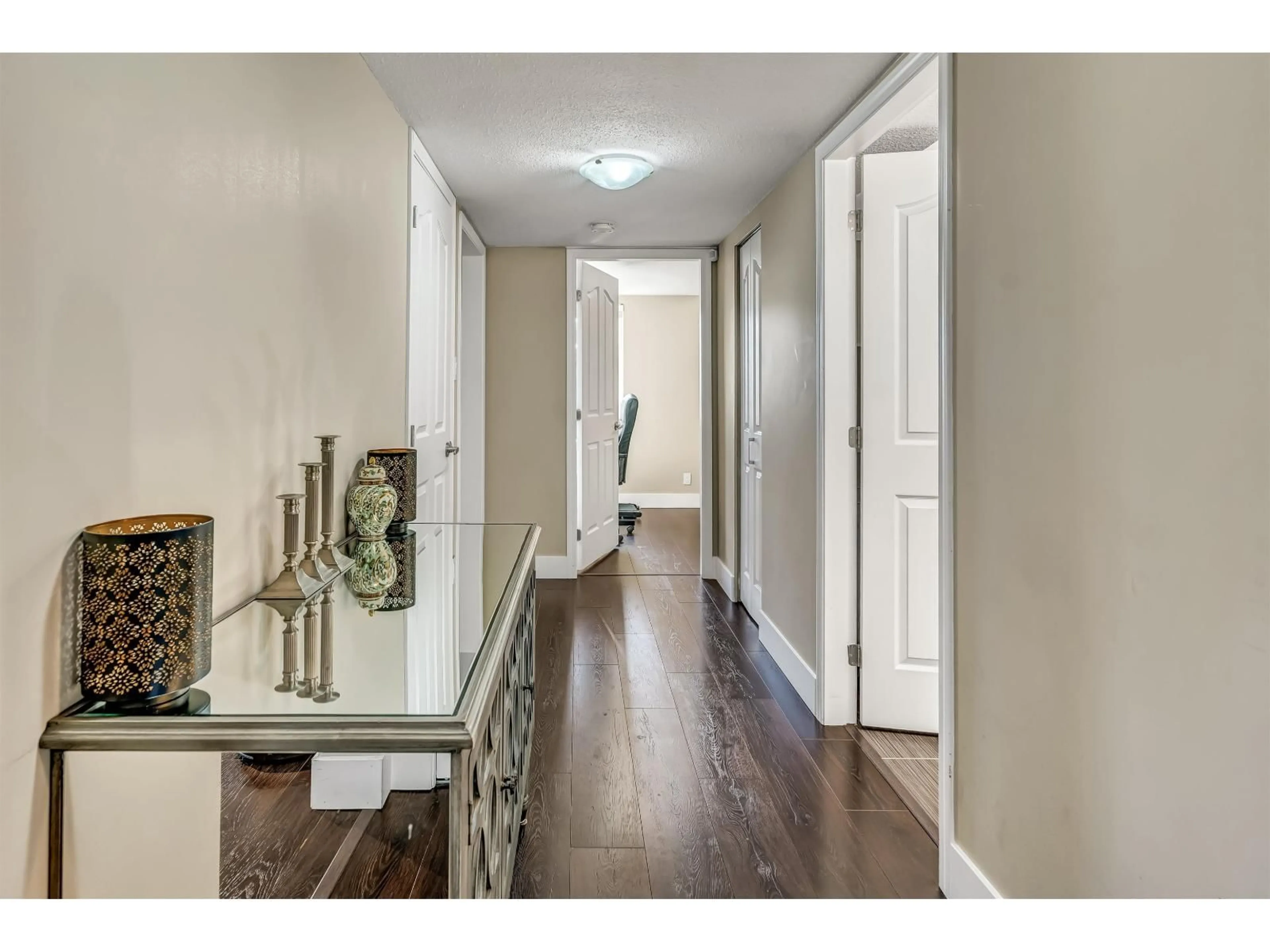 Indoor entryway for 36382 SANDRINGHAM DRIVE, Abbotsford British Columbia V3G2M5