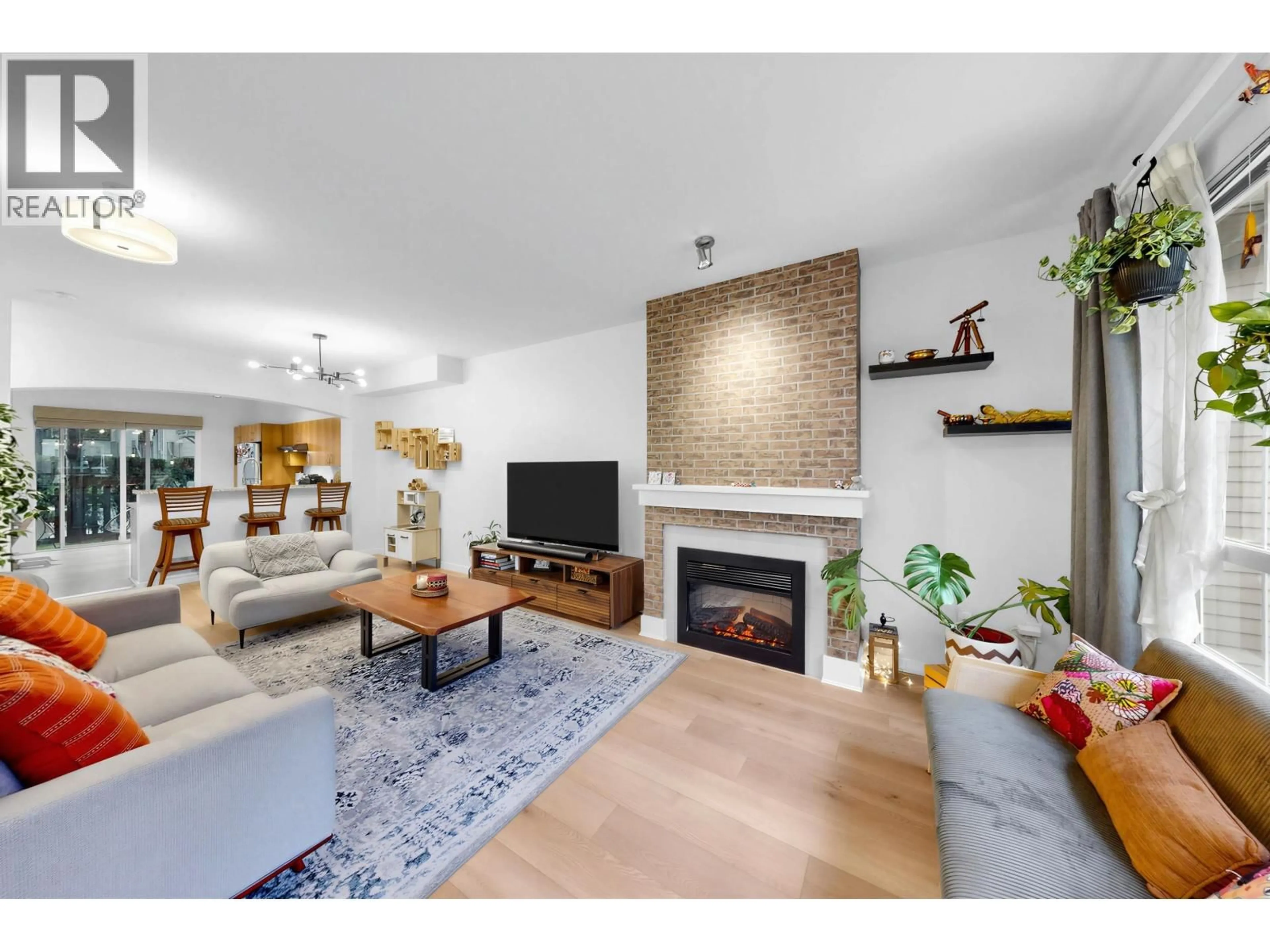 Living room with furniture, unknown for 133 - 9133 GOVERNMENT STREET, Burnaby British Columbia V3N0B1