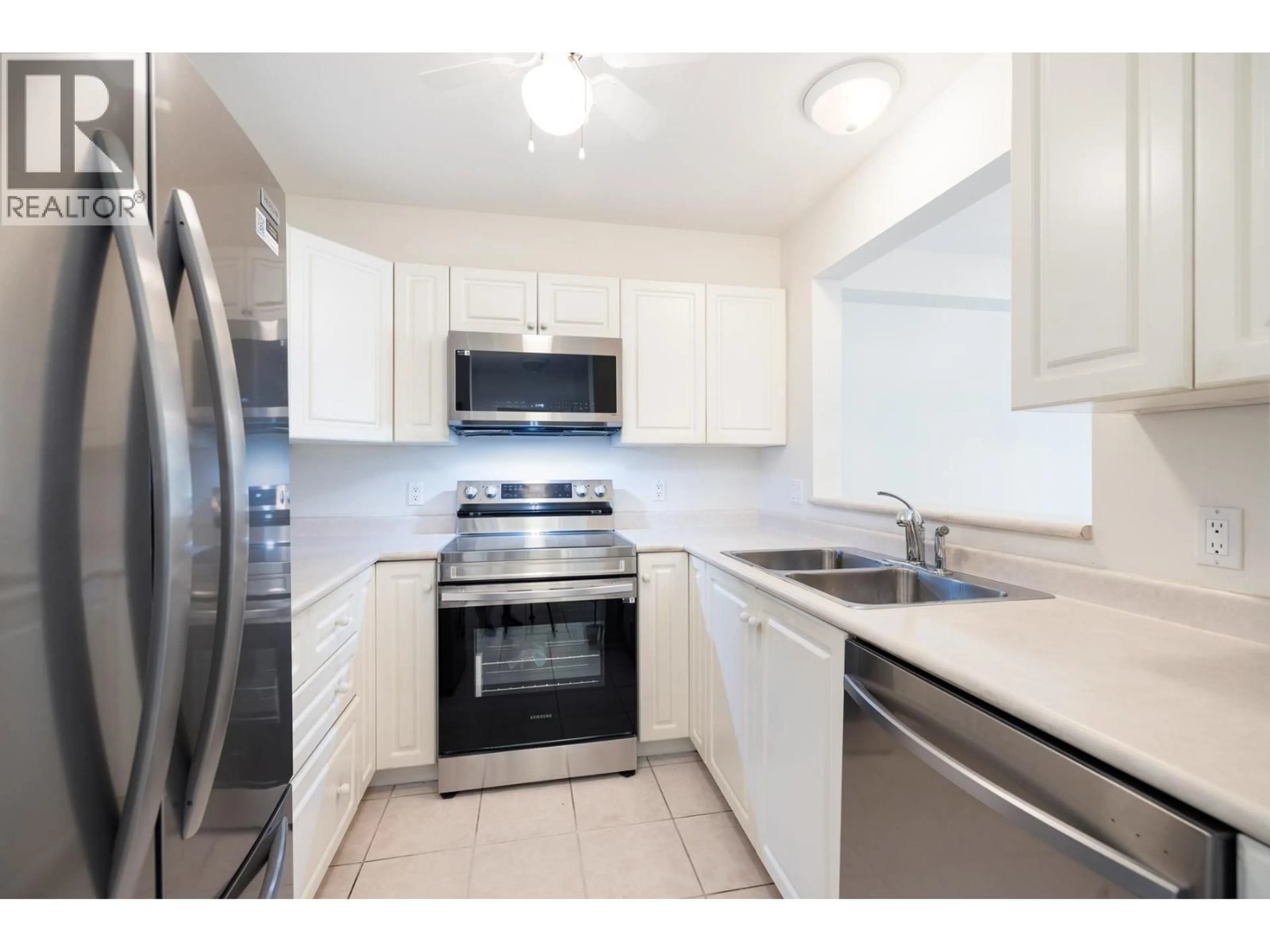 Standard kitchen, unknown for 406 - 2059 CHESTERFIELD AVENUE, North Vancouver British Columbia V7M2P4