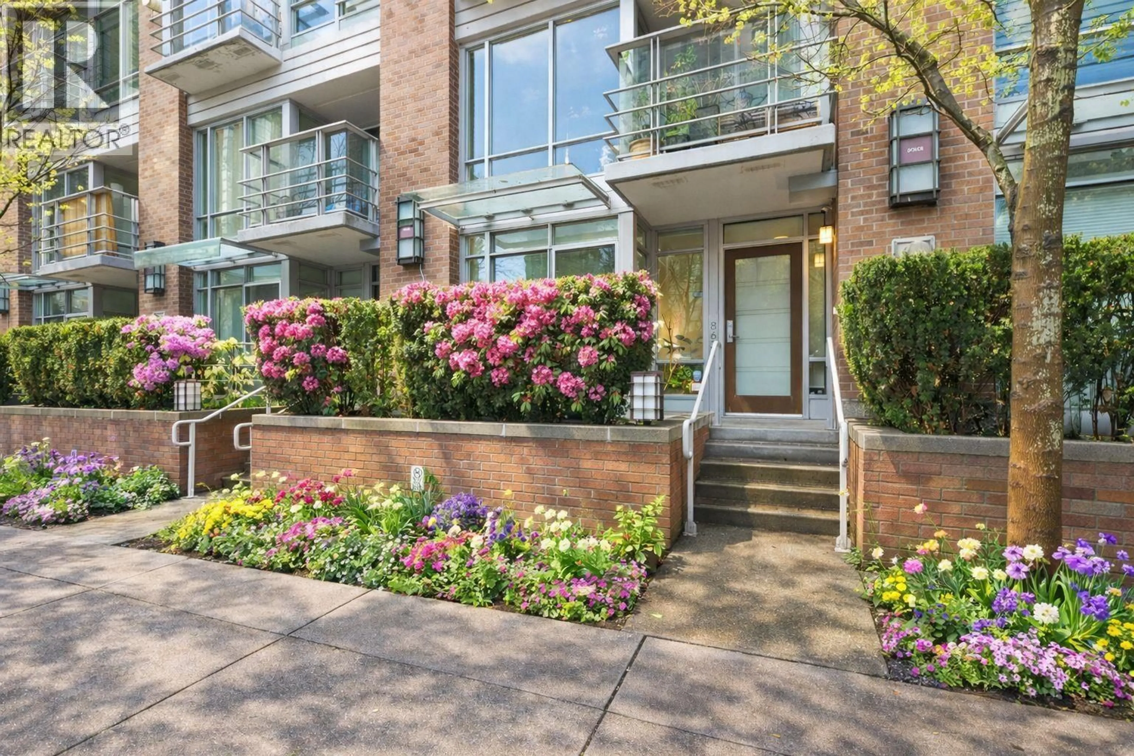 Unknown for 863 RICHARDS STREET, Vancouver British Columbia V6B3B4