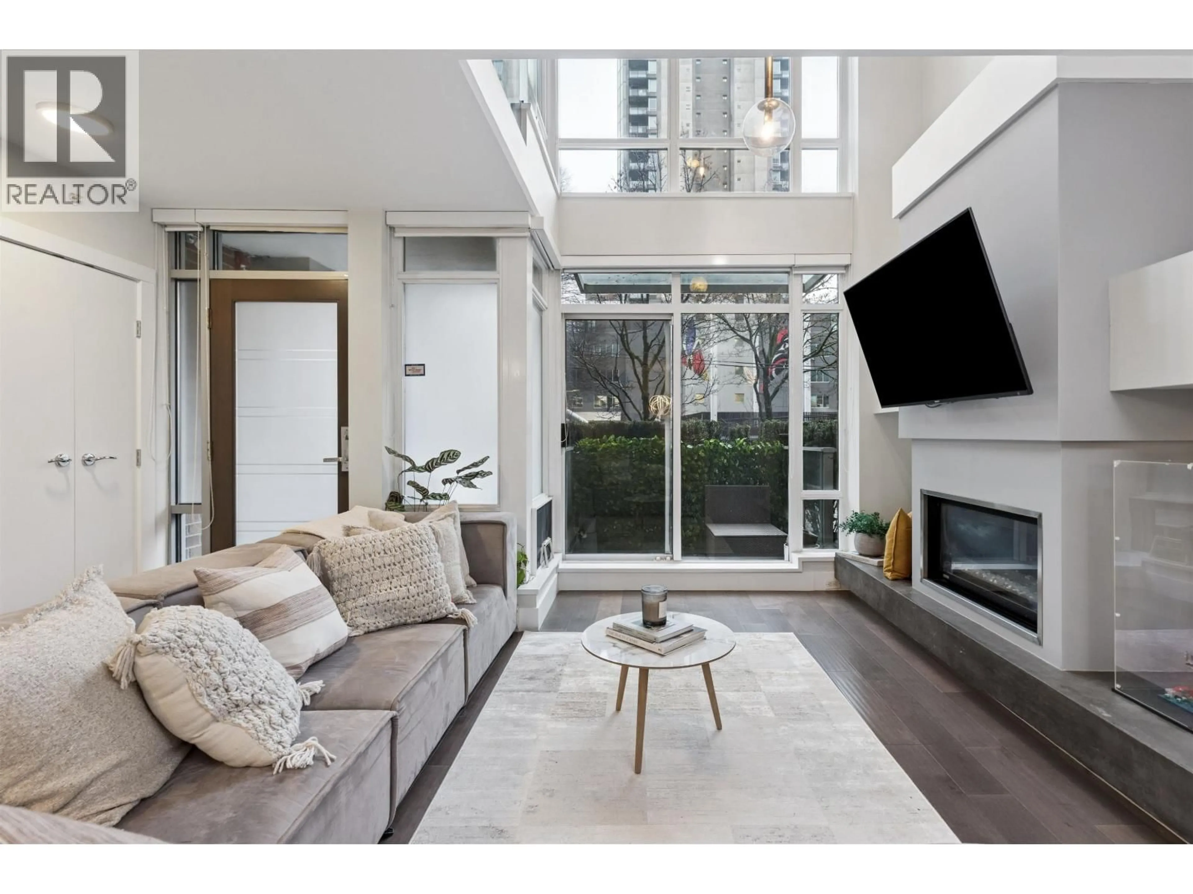 Living room with furniture, unknown for 863 RICHARDS STREET, Vancouver British Columbia V6B3B4