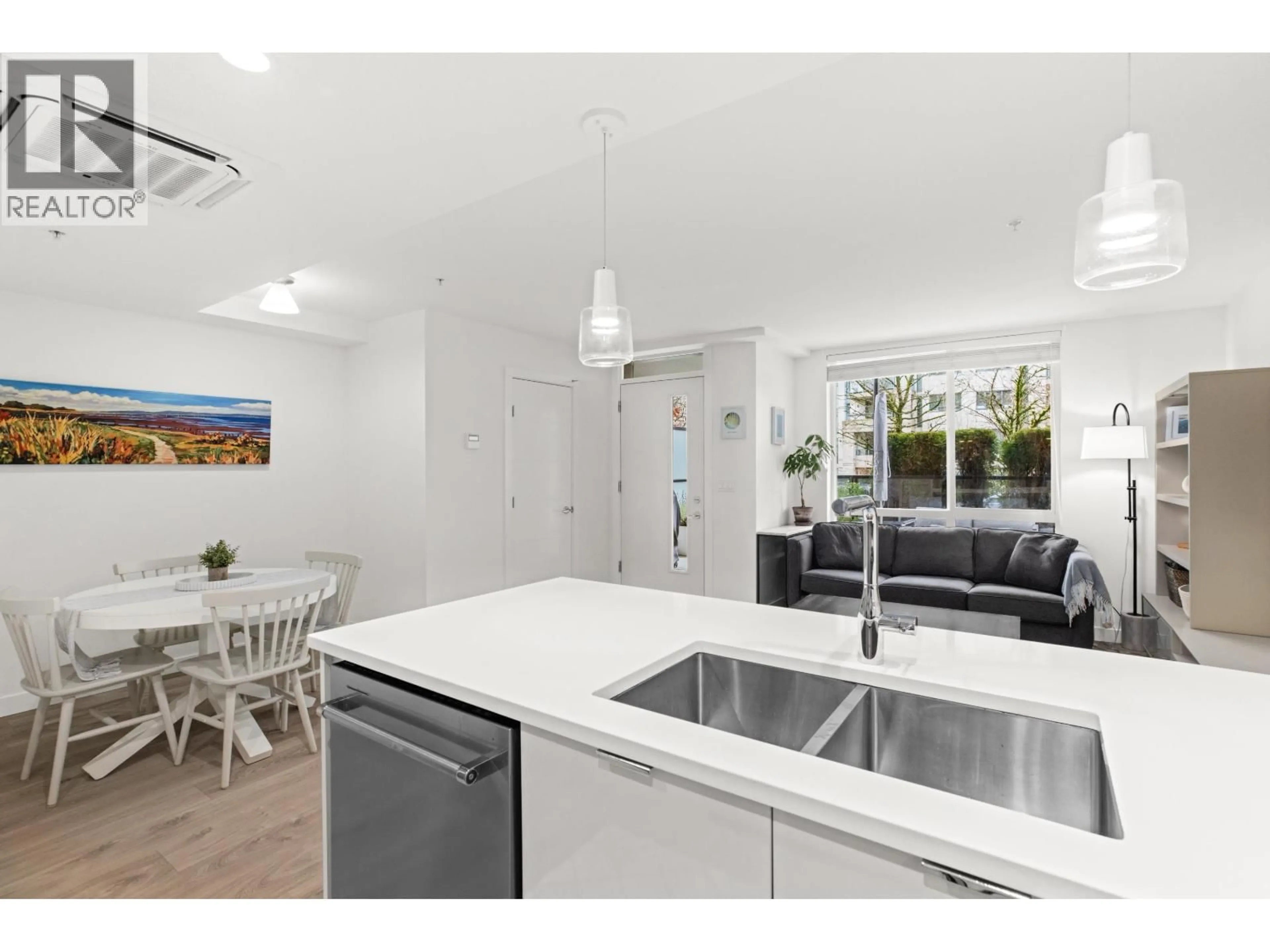 Open concept kitchen, unknown for TH5 - 128 8TH STREET, North Vancouver British Columbia V7L0H2