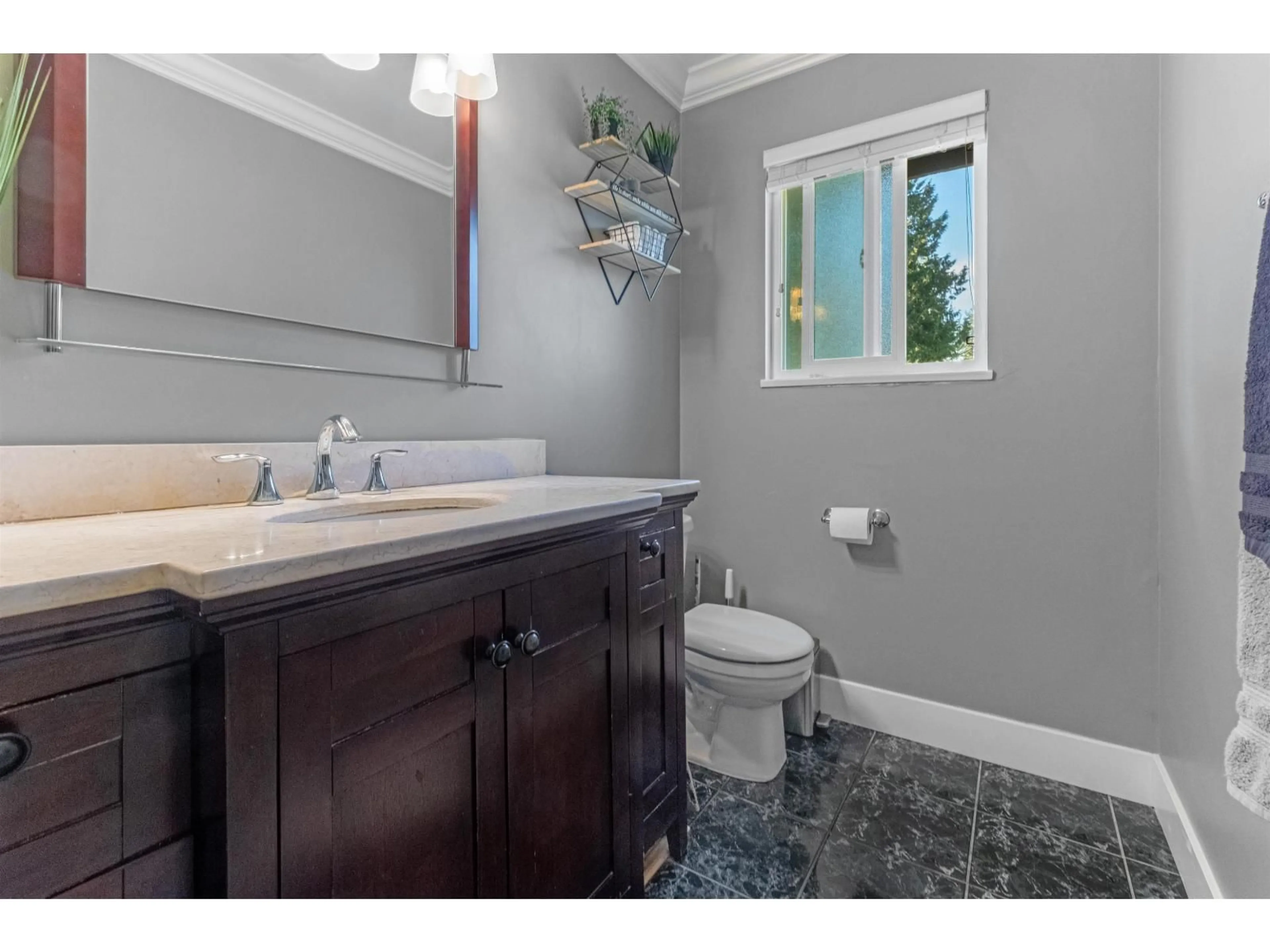 Standard bathroom, ceramic/tile floor for 14917 92 AVENUE, Surrey British Columbia V3R1B9