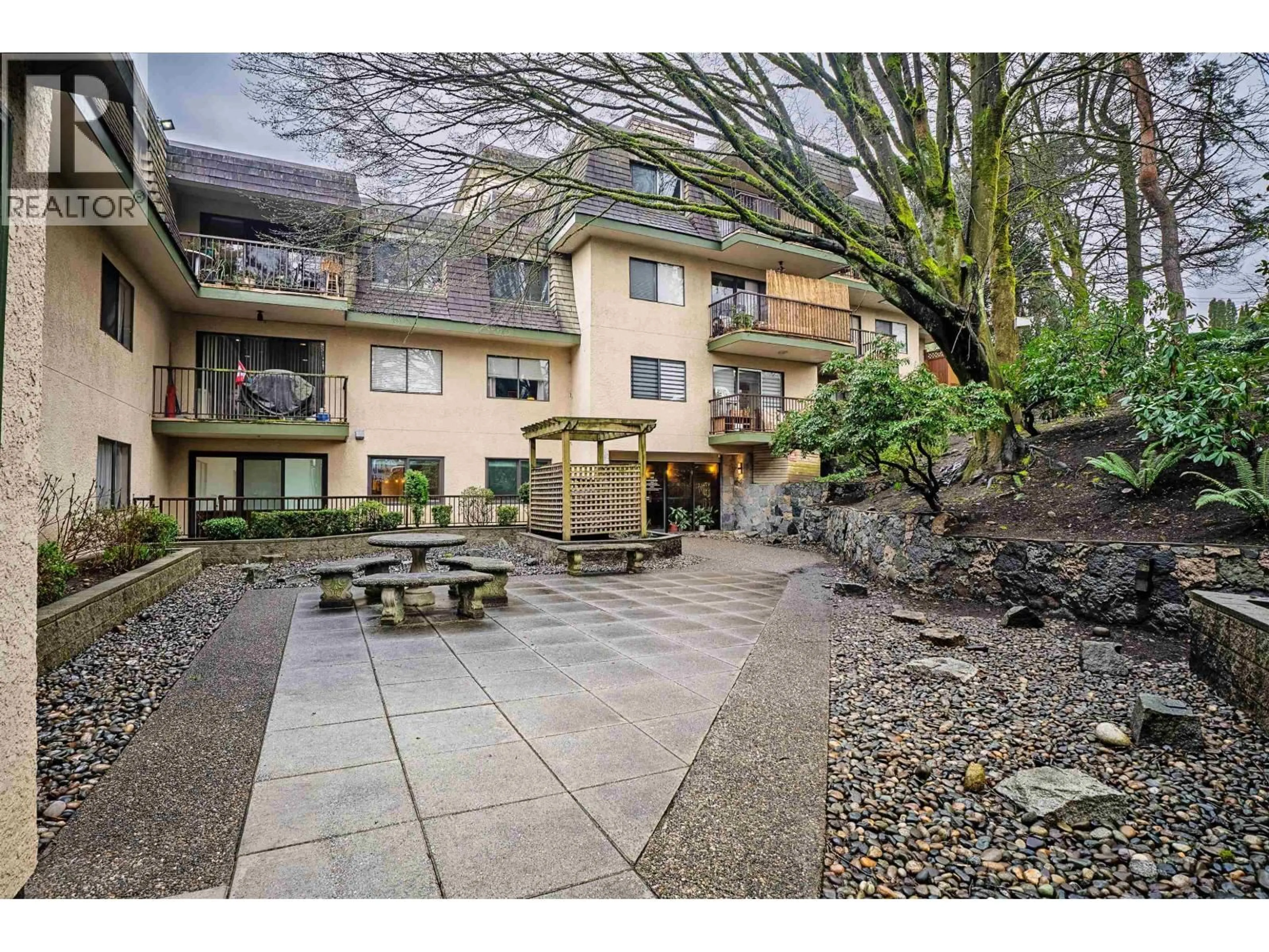 Patio, unknown for 305 - 466 EIGHTH AVENUE, New Westminster British Columbia V3L4L2