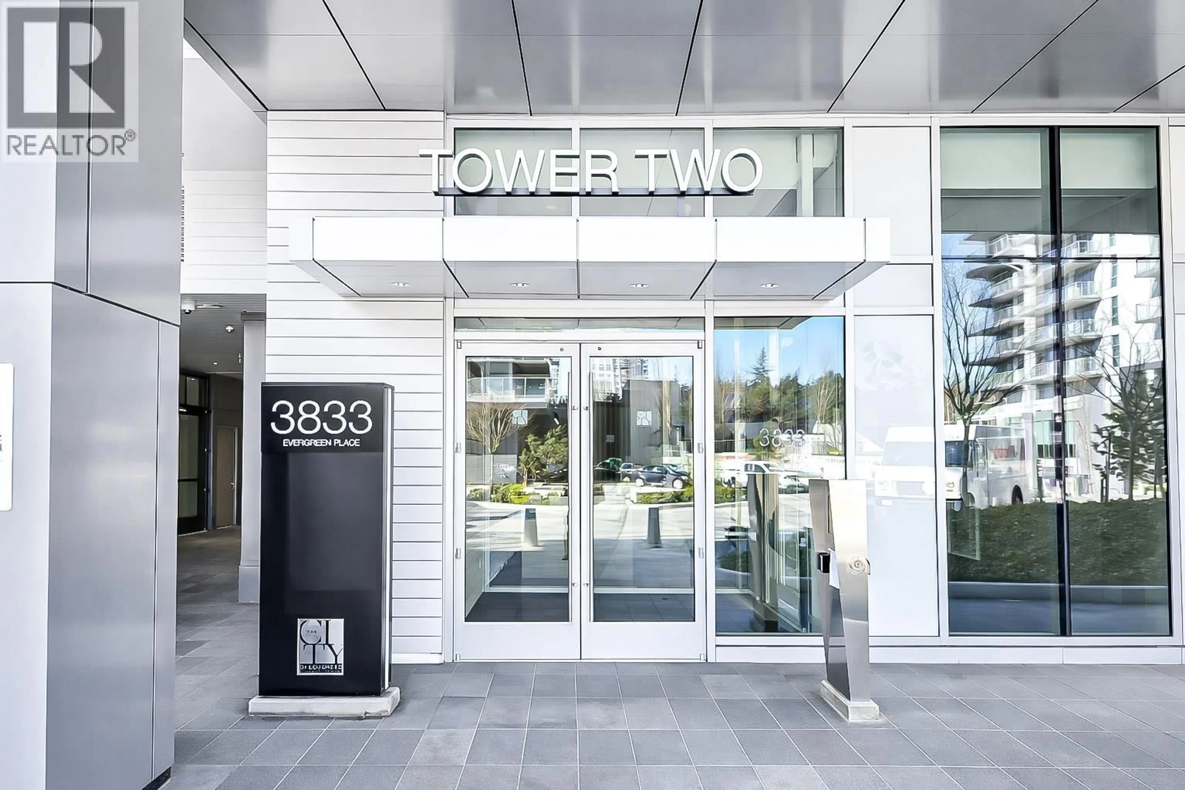 Indoor foyer for 706 - 3833 EVERGREEN PLACE, Burnaby British Columbia V3J0M2