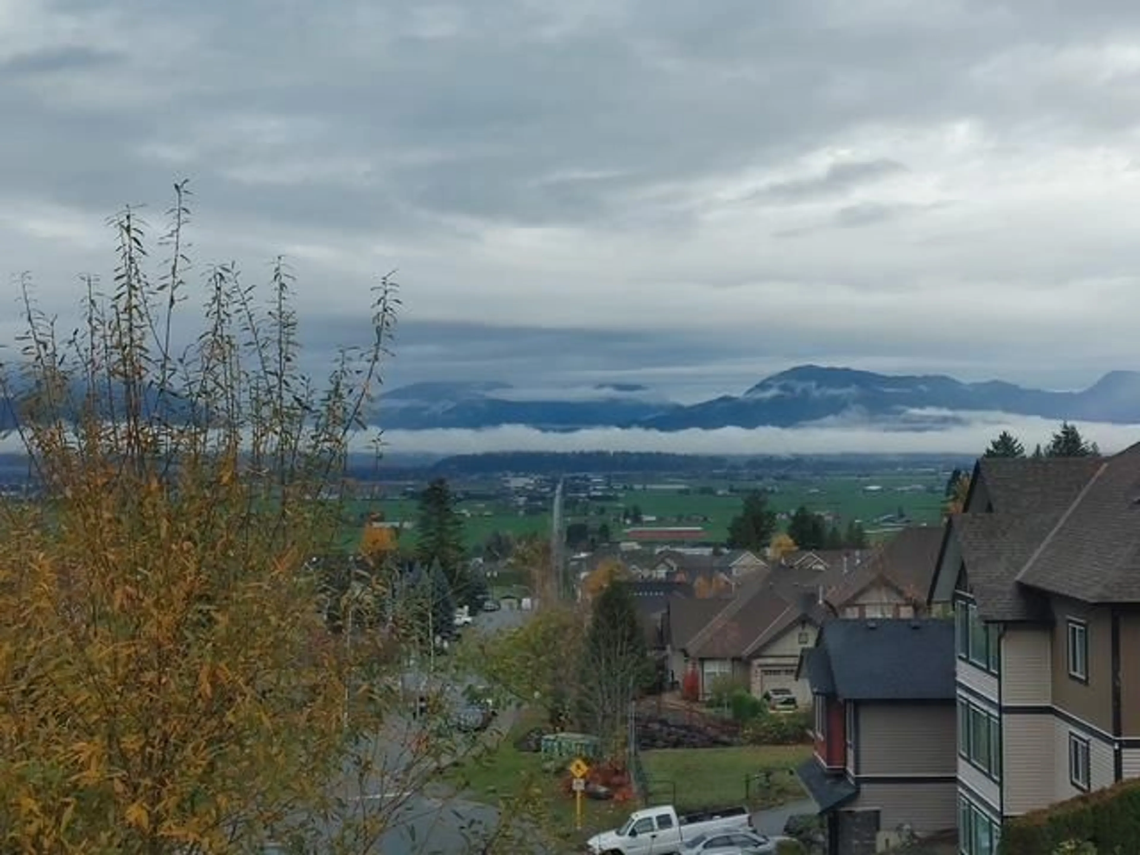 A pic from outside/outdoor area/front of a property/back of a property/a pic from drone, mountain view for 47202 SKYLINE DRIVE, Chilliwack British Columbia V2R0R4