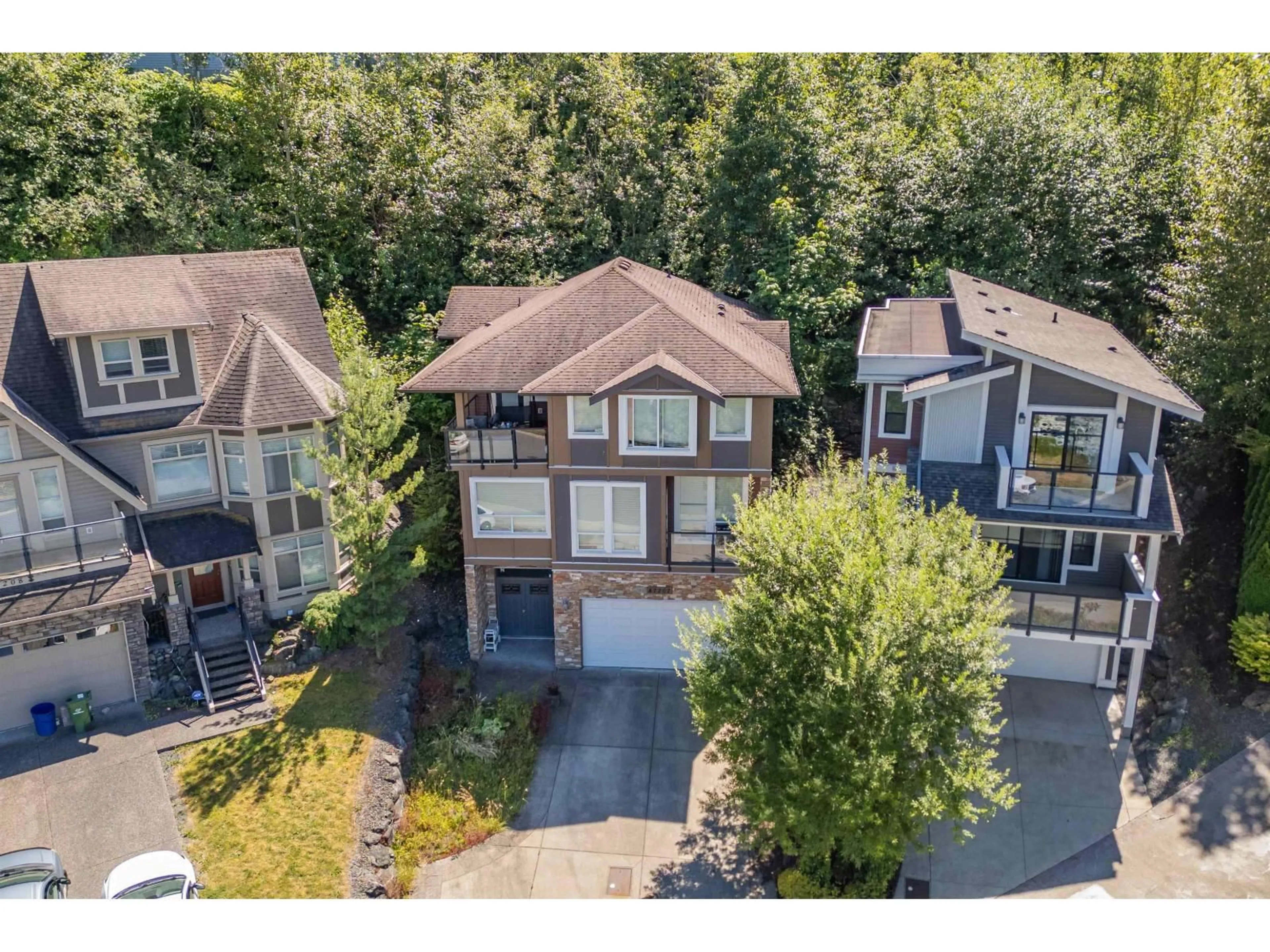 A pic from outside/outdoor area/front of a property/back of a property/a pic from drone, unknown for 47202 SKYLINE DRIVE, Chilliwack British Columbia V2R0R4