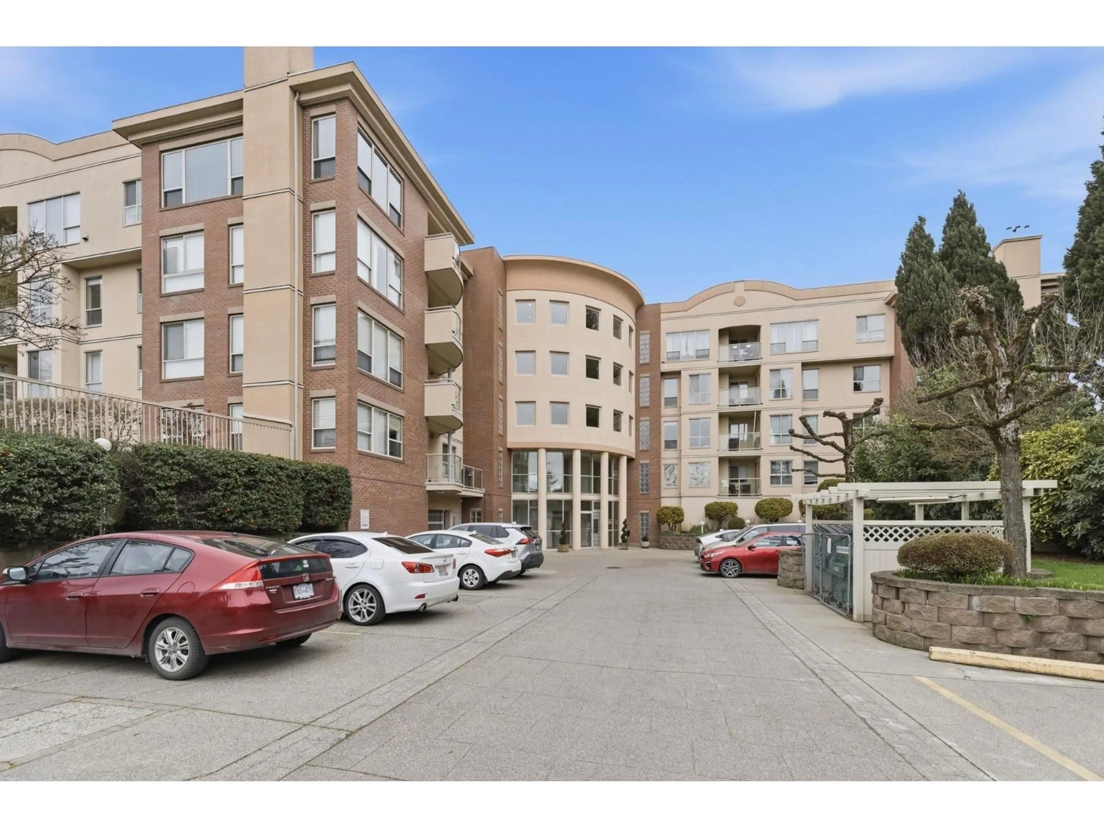 Unknown for 102 33731 MARSHALL ROAD, Abbotsford British Columbia V2S1L5