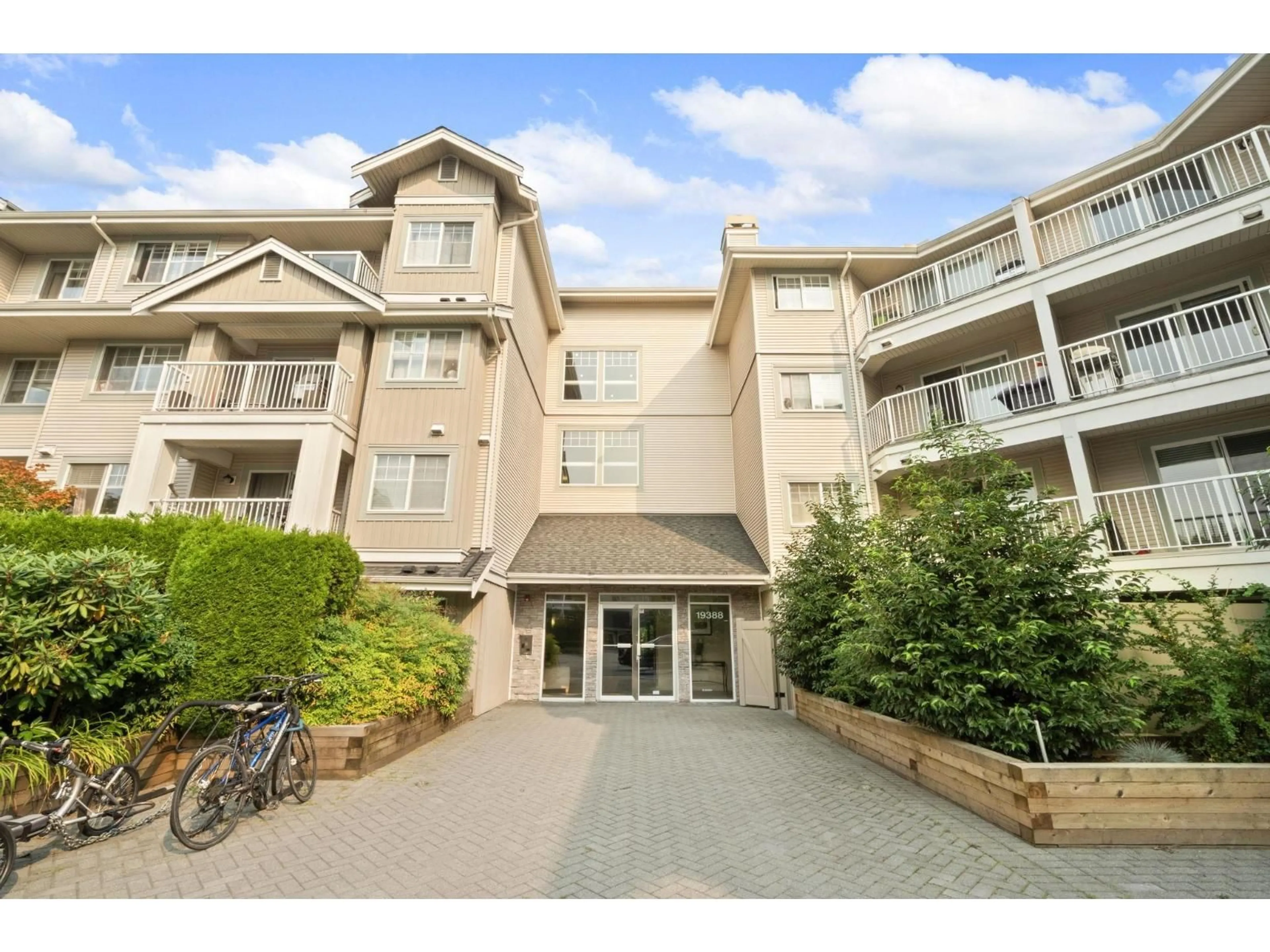 Unknown for 305 - 19388 65 AVENUE, Surrey British Columbia V4N5S1