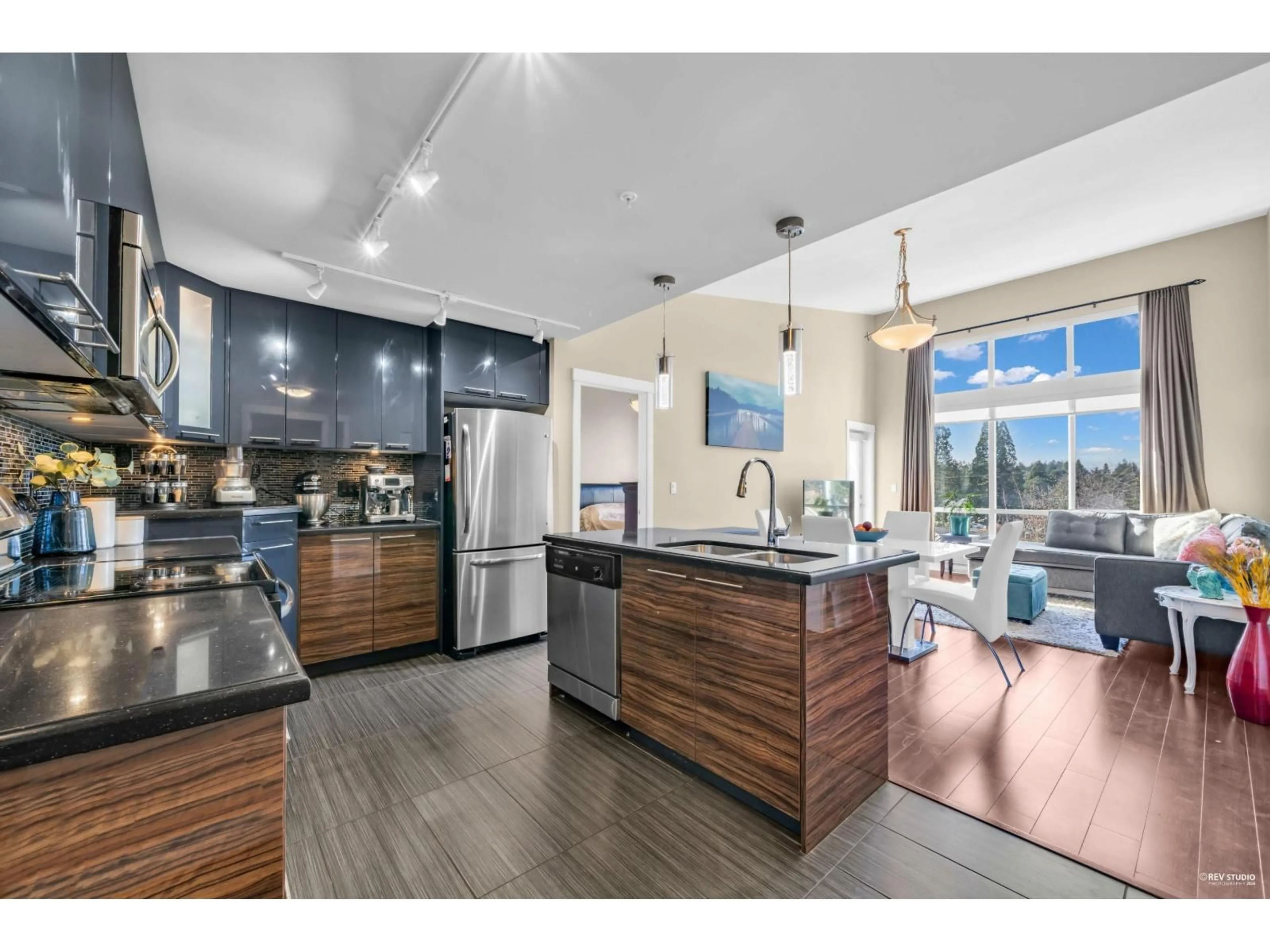 Open concept kitchen, unknown for 408 - 12039 64 AVENUE, Surrey British Columbia V3W0R7