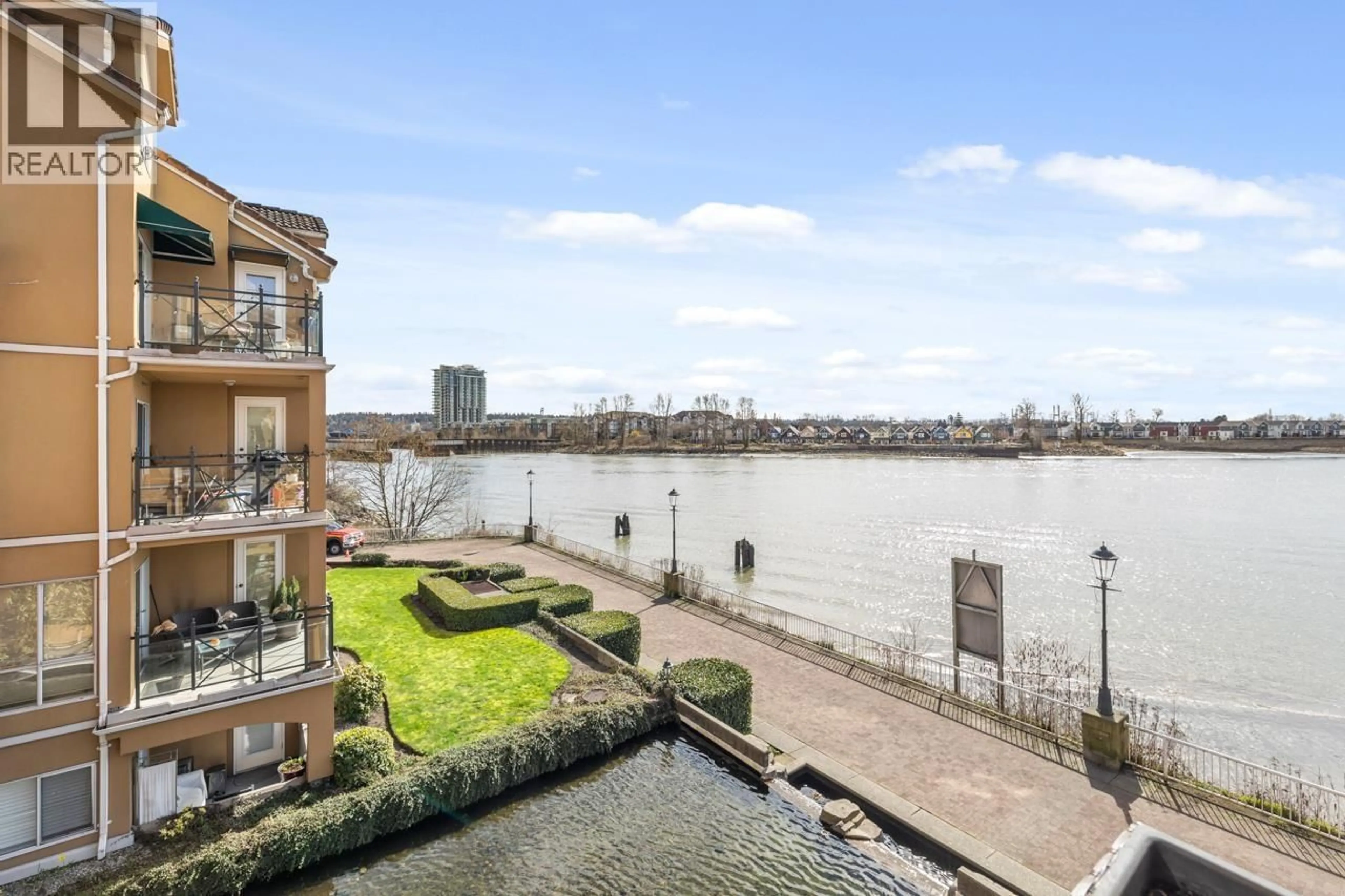 A pic from outside/outdoor area/front of a property/back of a property/a pic from drone, water/lake/river/ocean view for 312 - 6 RENAISSANCE SQUARE, New Westminster British Columbia V3M6N8