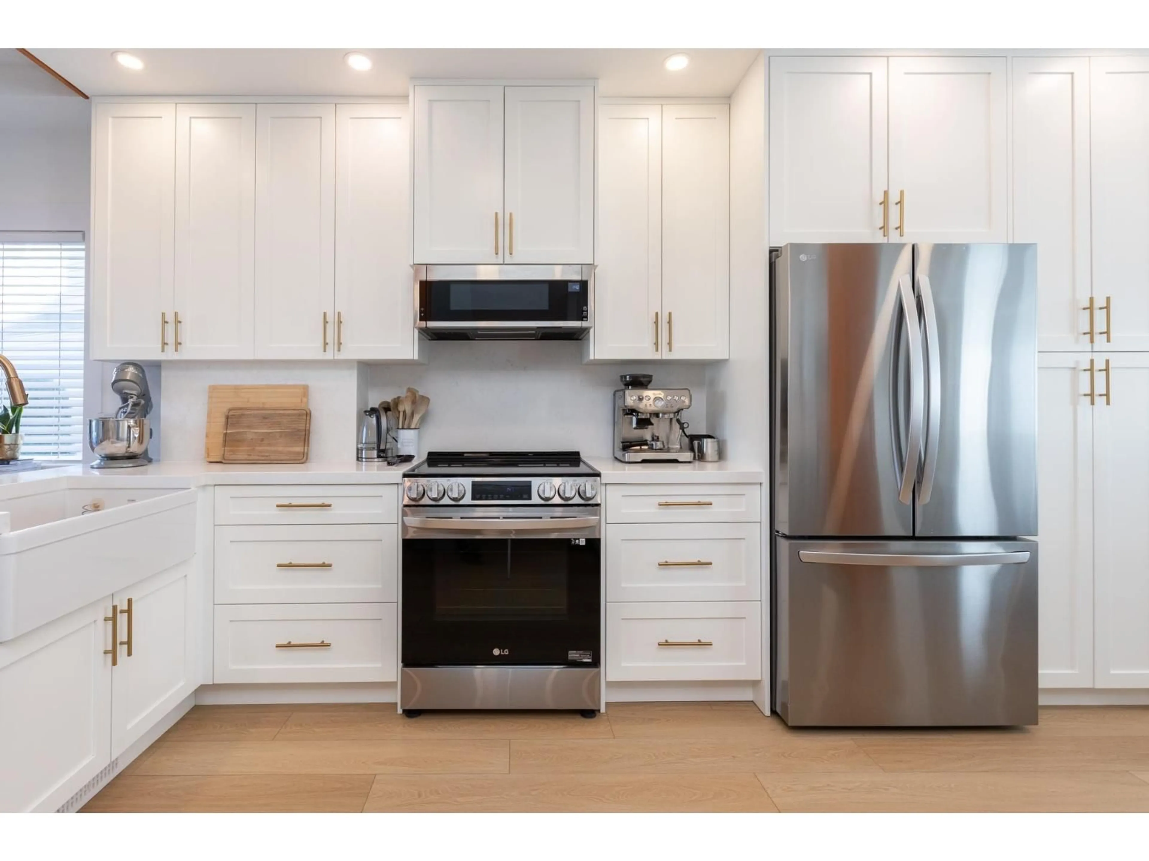 Open concept kitchen, wood/laminate floor for 17 - 20750 TELEGRAPH TRAIL, Langley British Columbia V1M2W1