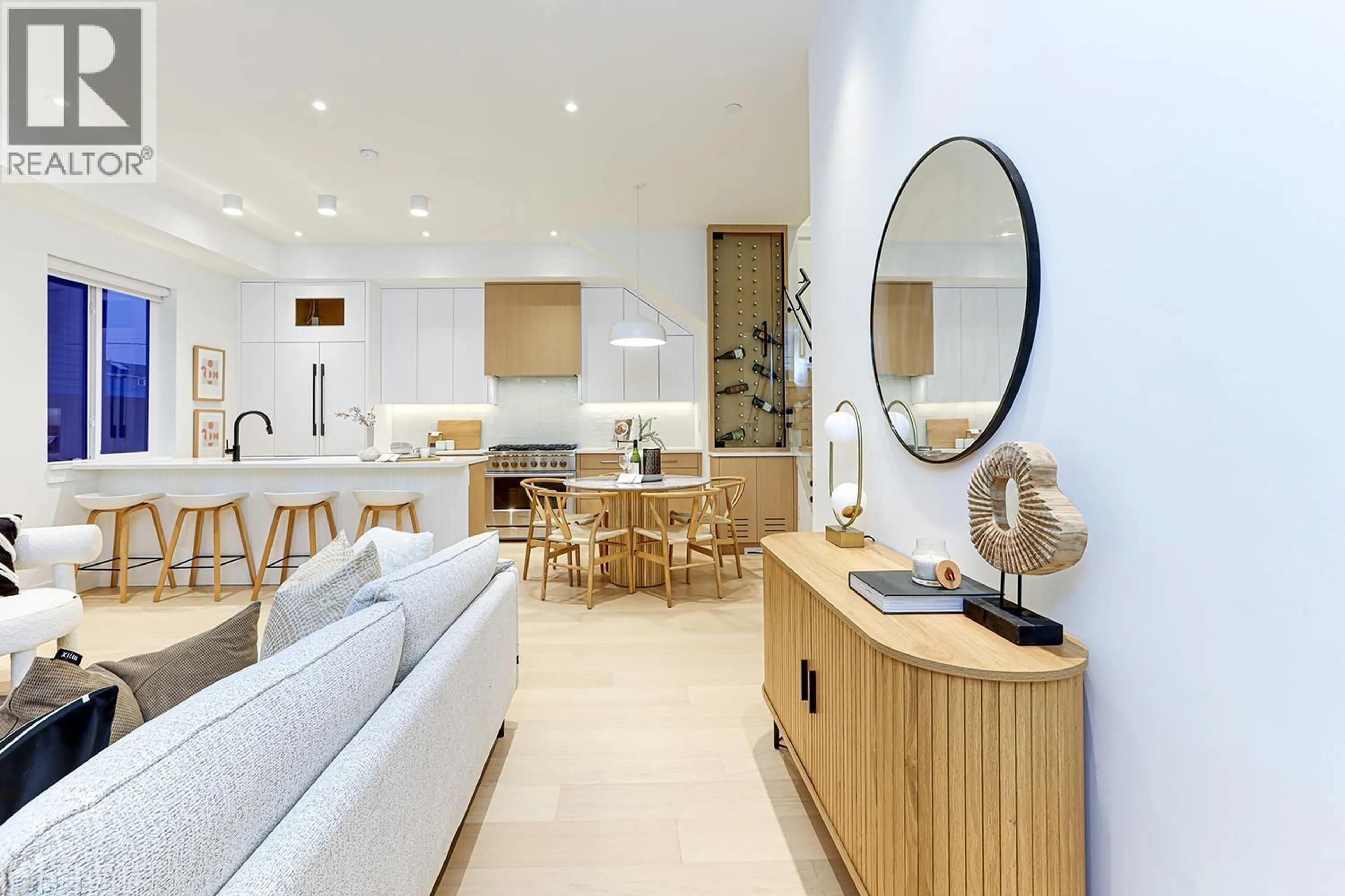 Unknown for 1 - 944 13 AVENUE, Vancouver British Columbia V5T2L6