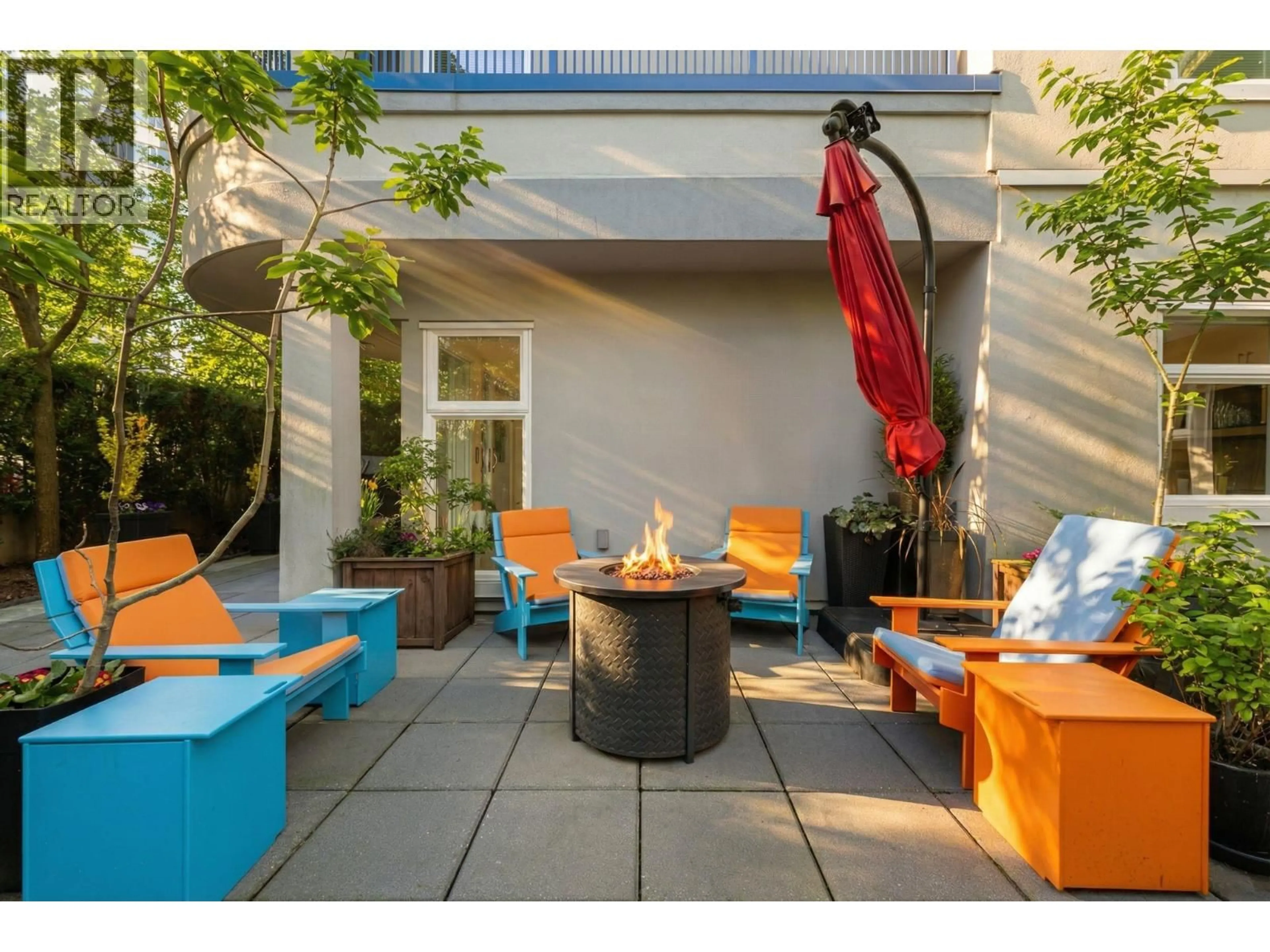 Patio, street for 102 - 1924 COMOX STREET, Vancouver British Columbia V6G1R4