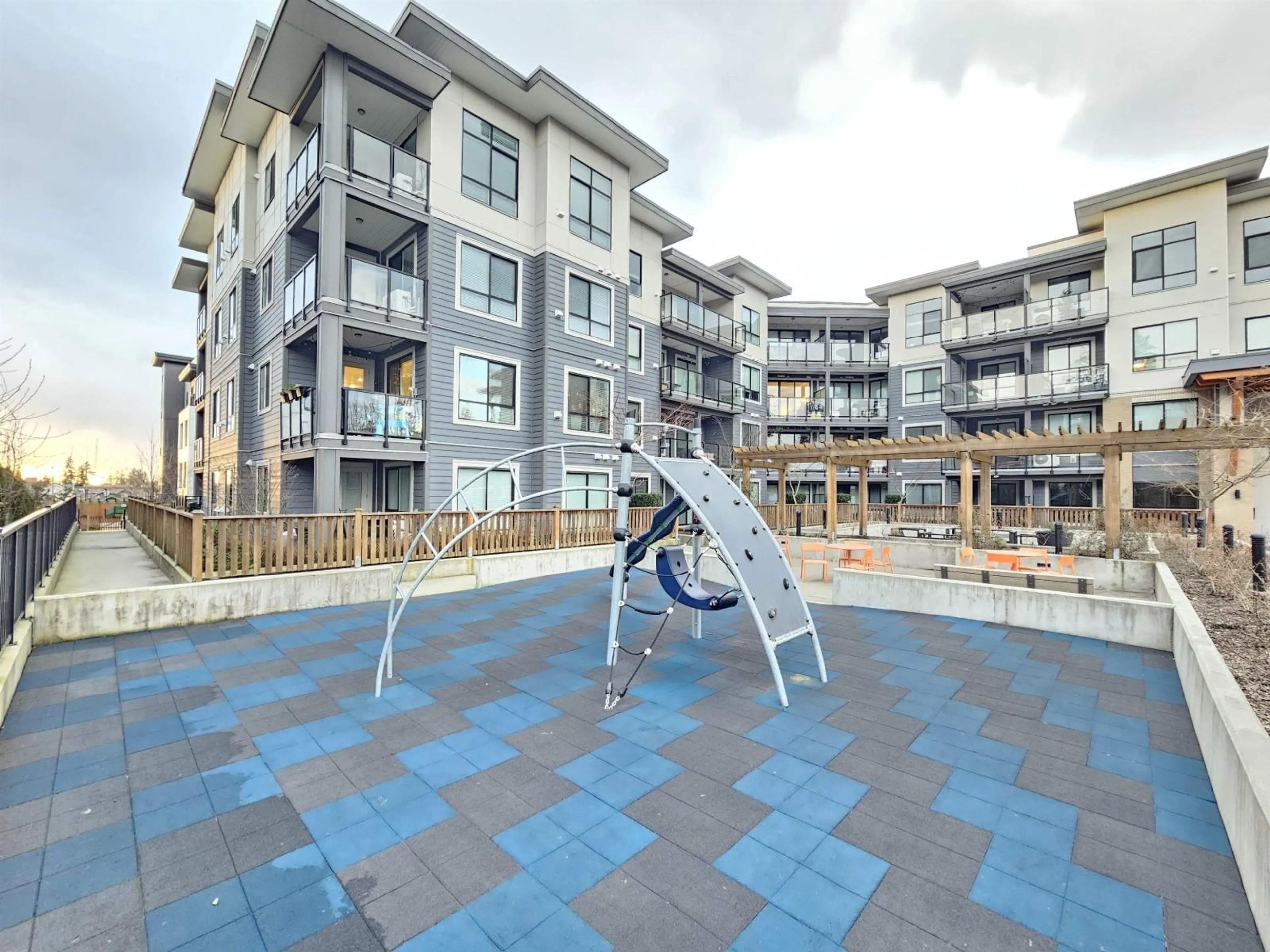 Patio, building for 115 - 20356 72B AVENUE, Langley British Columbia V2Y4J9