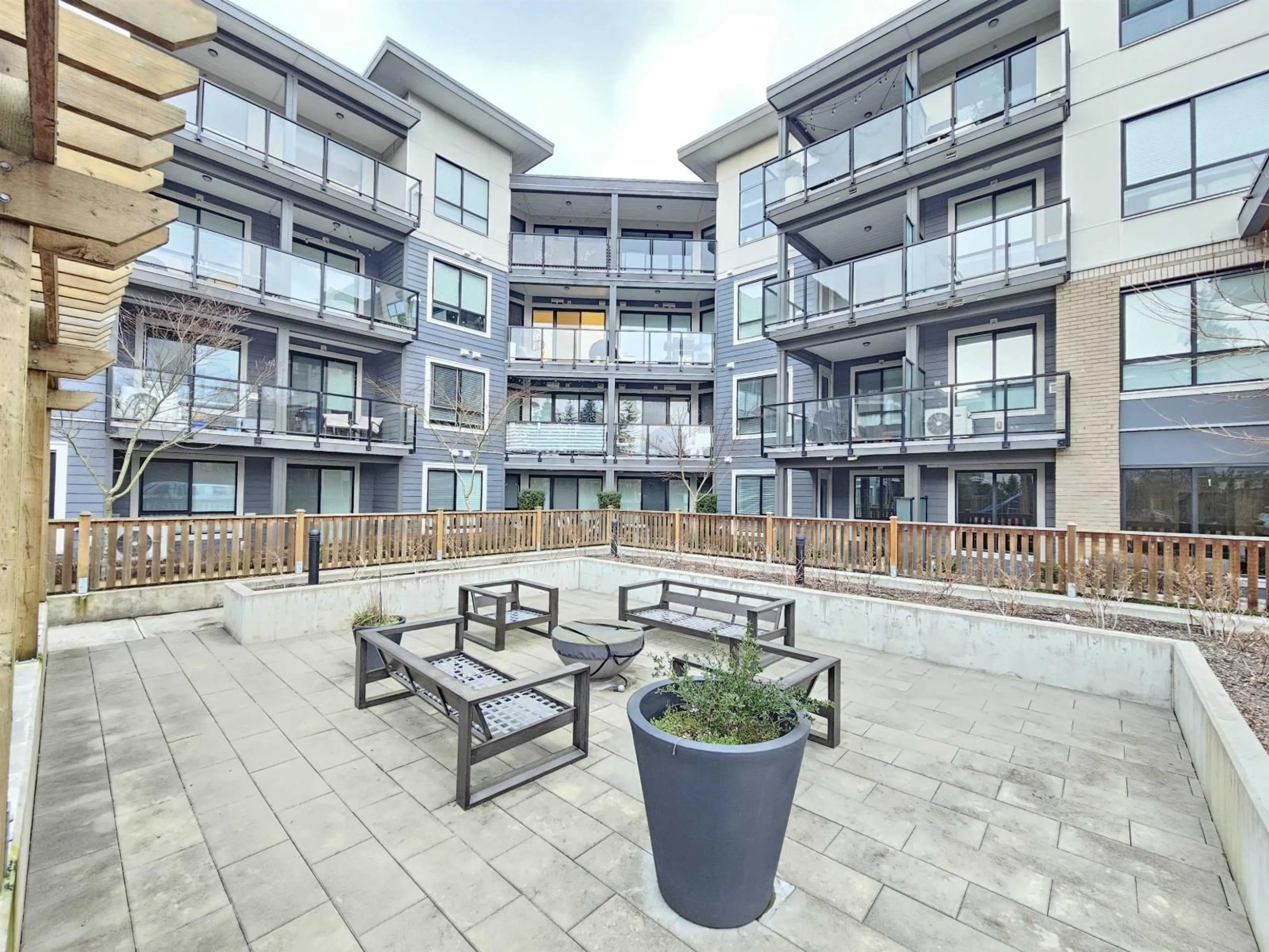 Patio, unknown for 115 - 20356 72B AVENUE, Langley British Columbia V2Y4J9