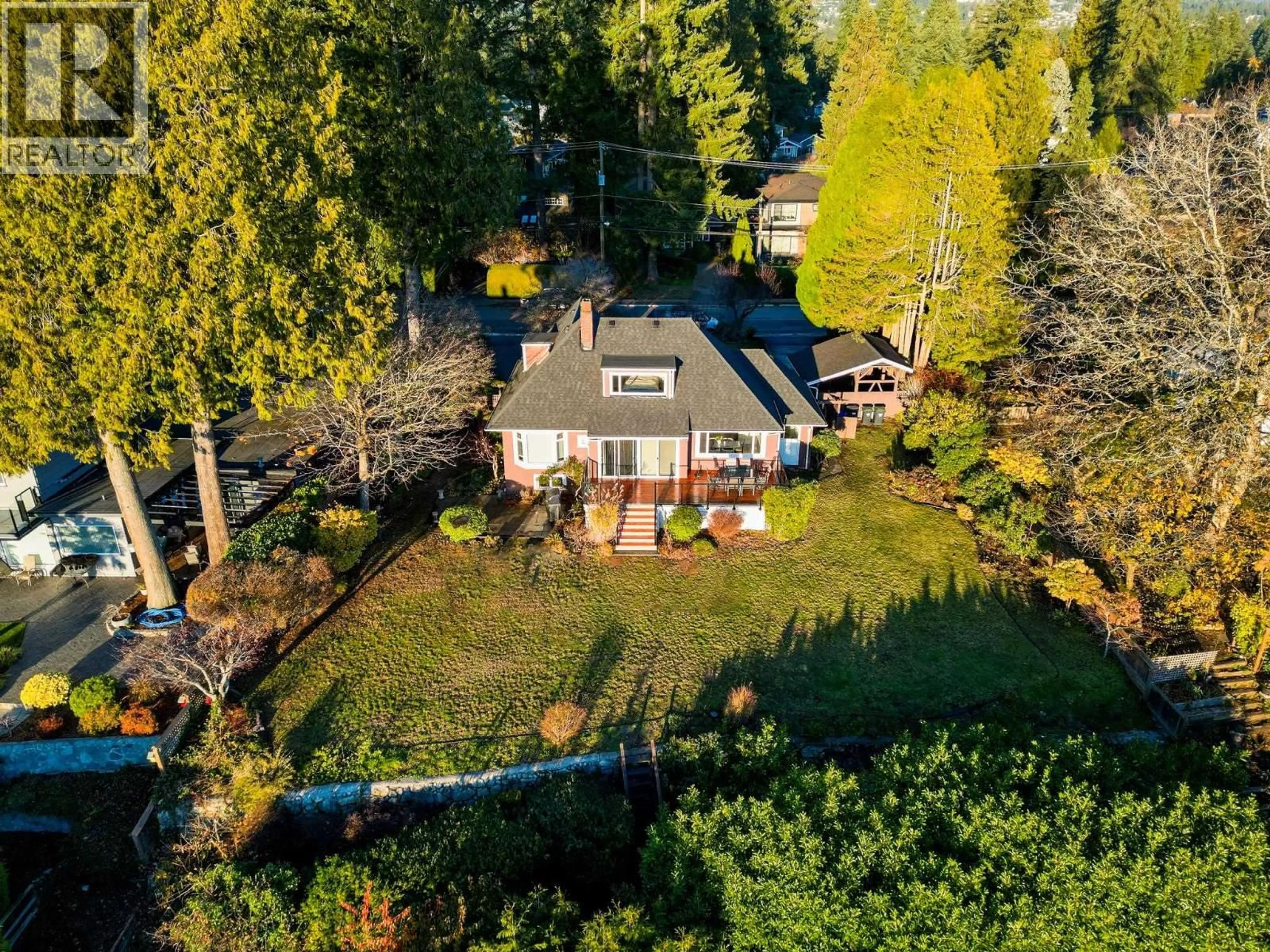 A pic from outside/outdoor area/front of a property/back of a property/a pic from drone, unknown for 1275 KEITH ROAD, North Vancouver British Columbia V7P1Y9