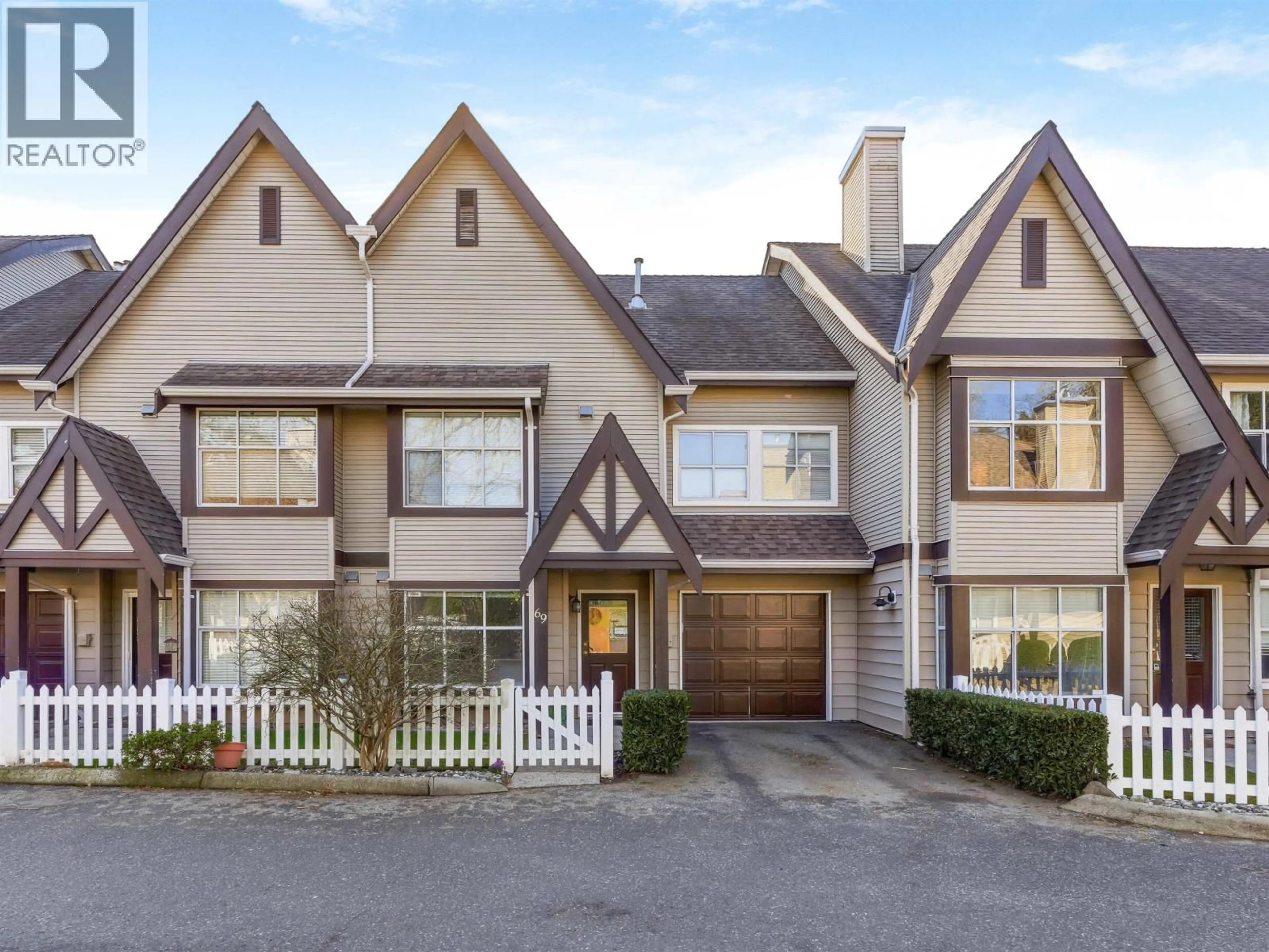 Home with vinyl exterior material, street for 69 - 12099 237 STREET, Maple Ridge British Columbia V4R2C3