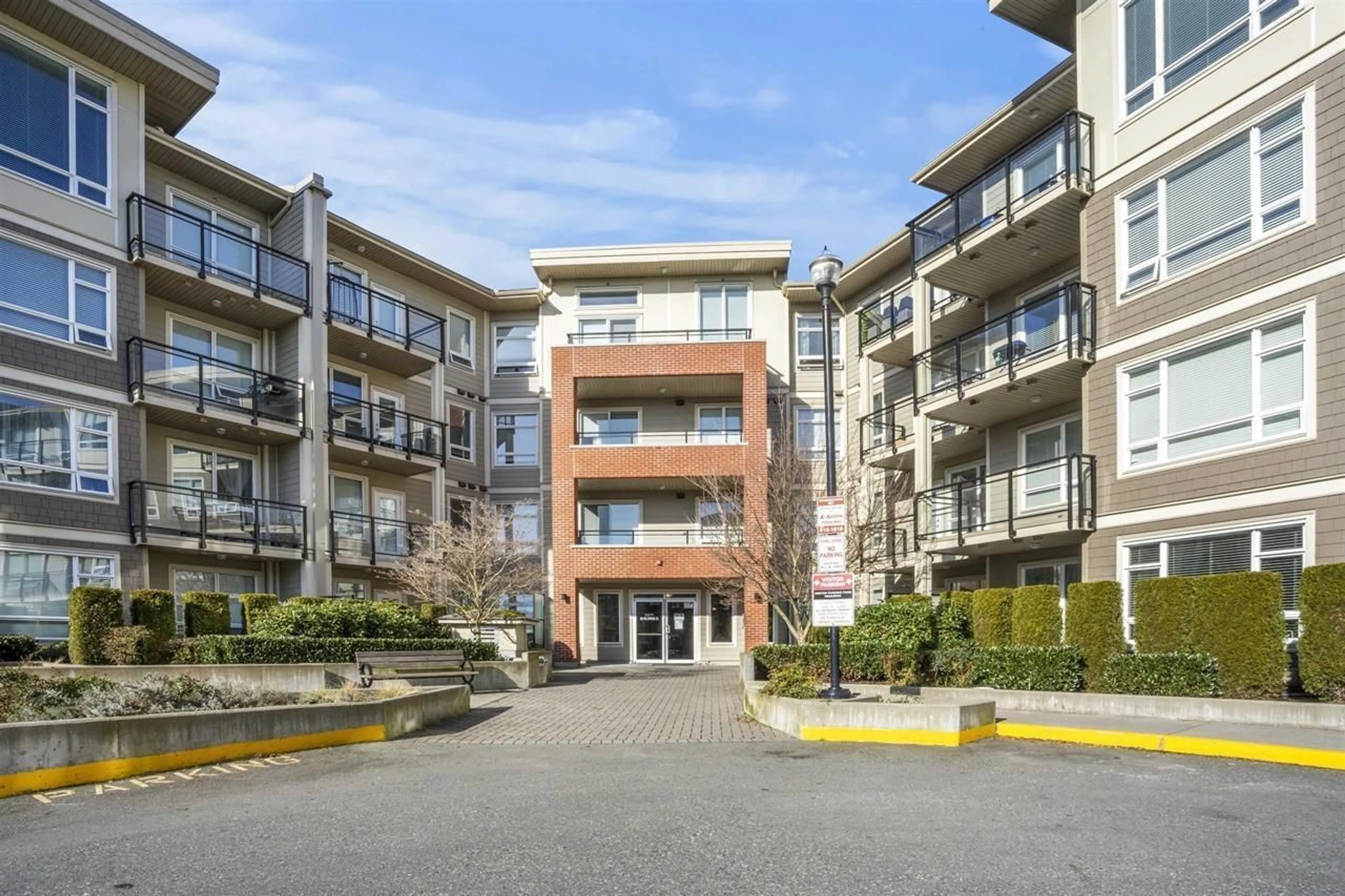 Unknown for C421 - 20211 66 AVENUE, Langley British Columbia V2Y0L4