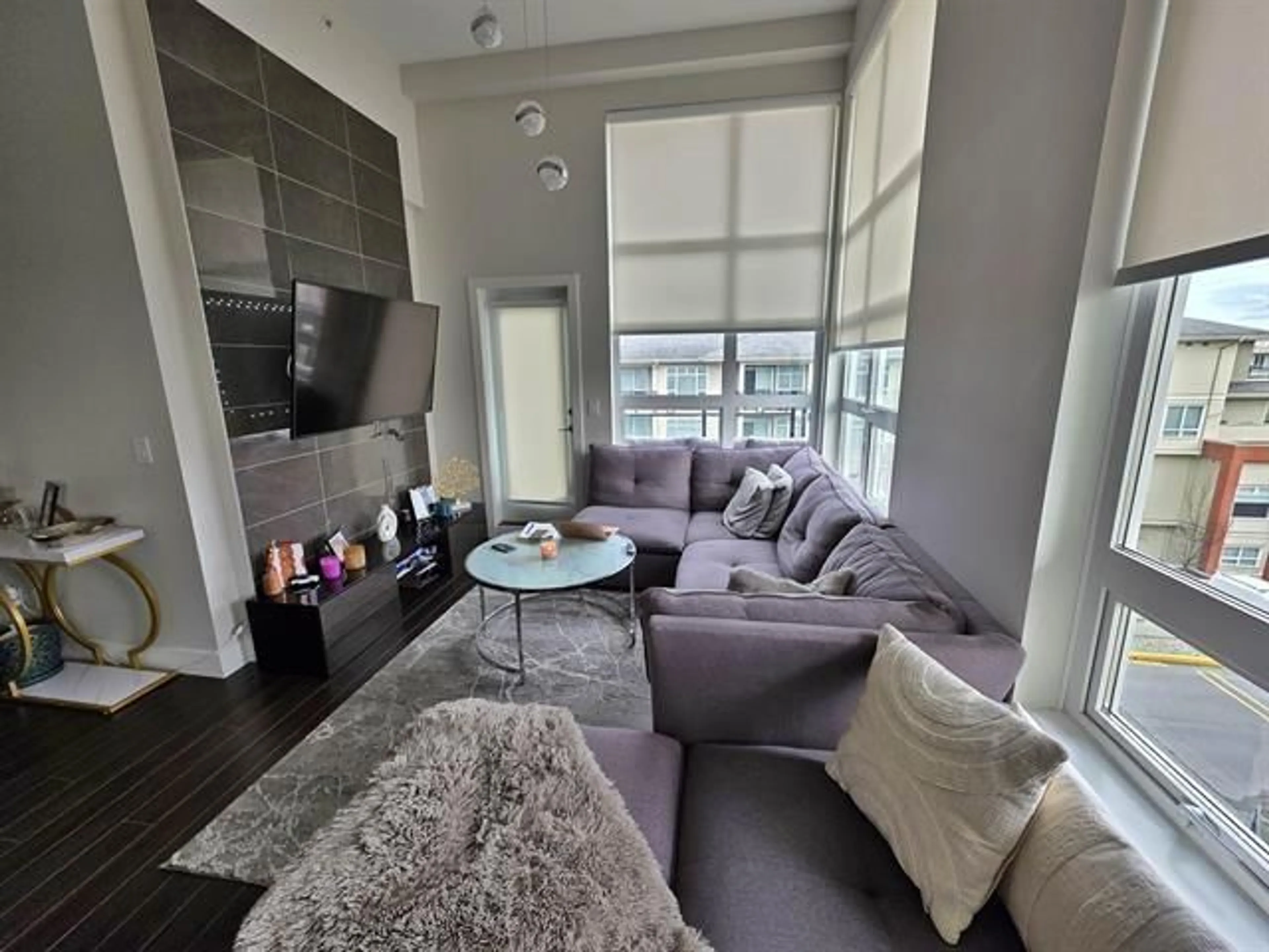 Living room with furniture, unknown for C421 - 20211 66 AVENUE, Langley British Columbia V2Y0L4