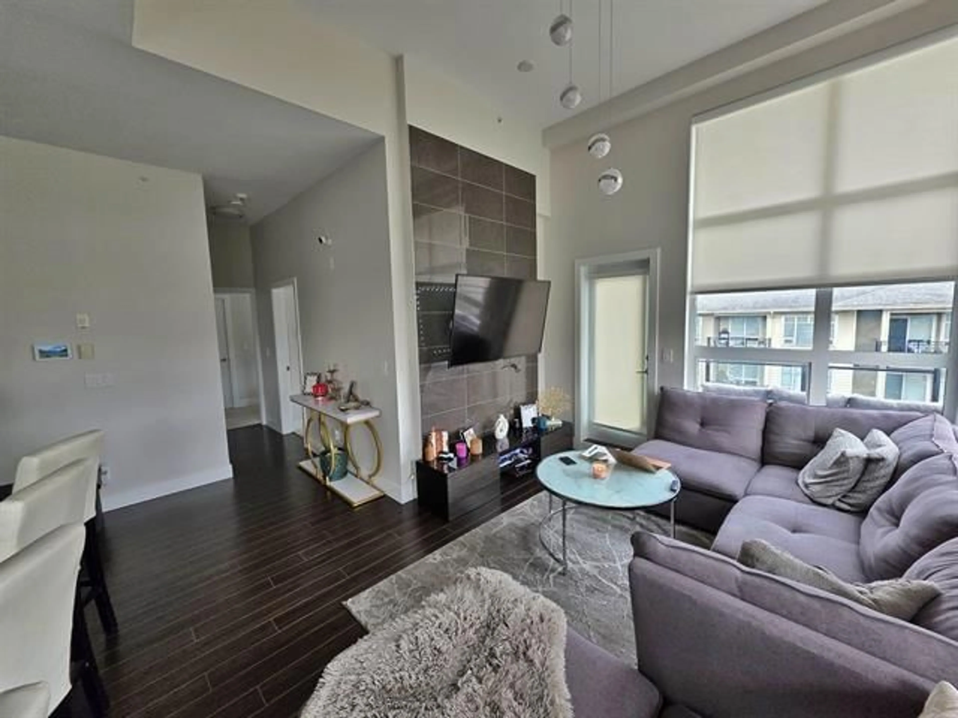 Living room with furniture, unknown for C421 - 20211 66 AVENUE, Langley British Columbia V2Y0L4