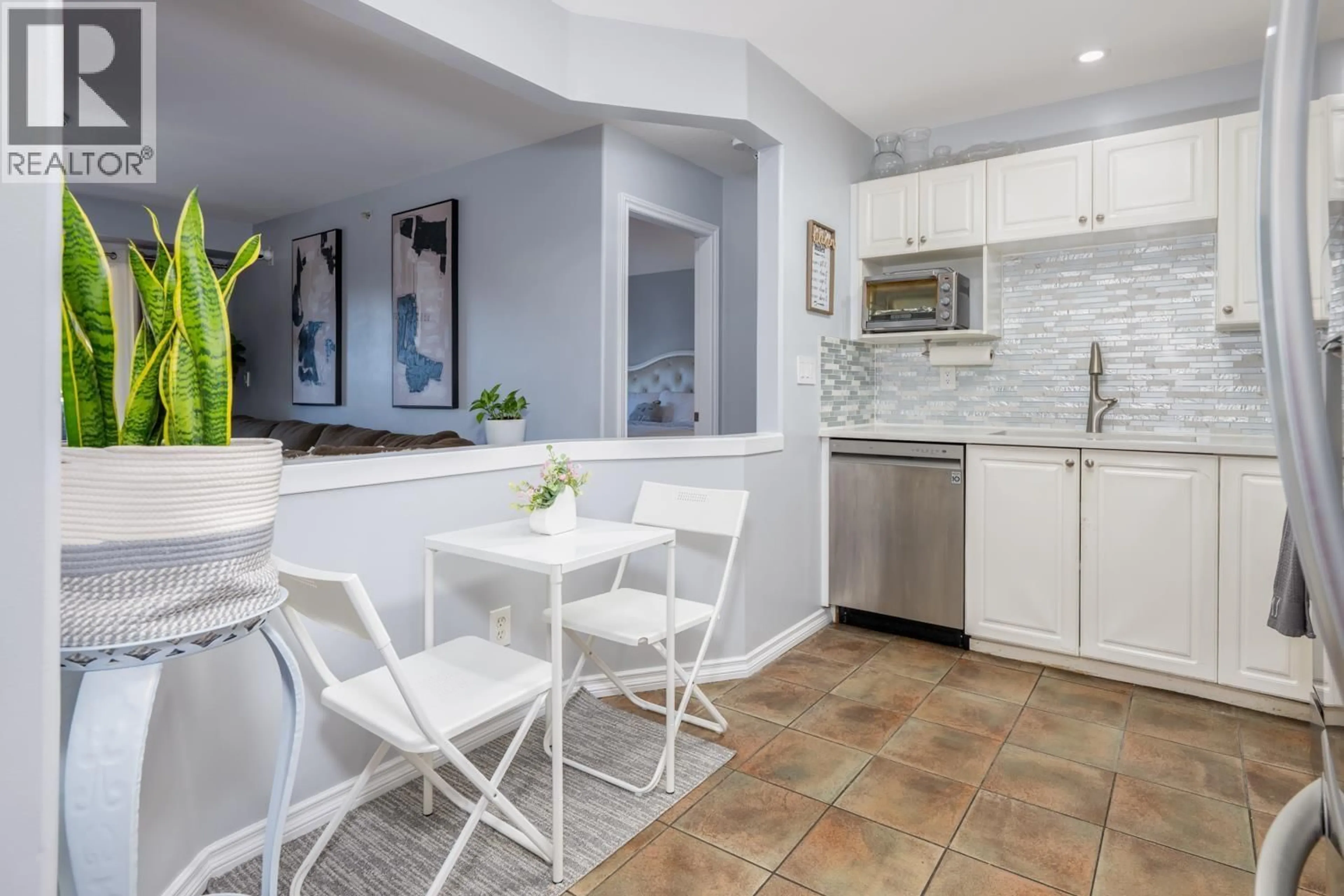 Open concept kitchen, ceramic/tile floor for 505 - 215 TWELFTH STREET, New Westminster British Columbia V3M4H4