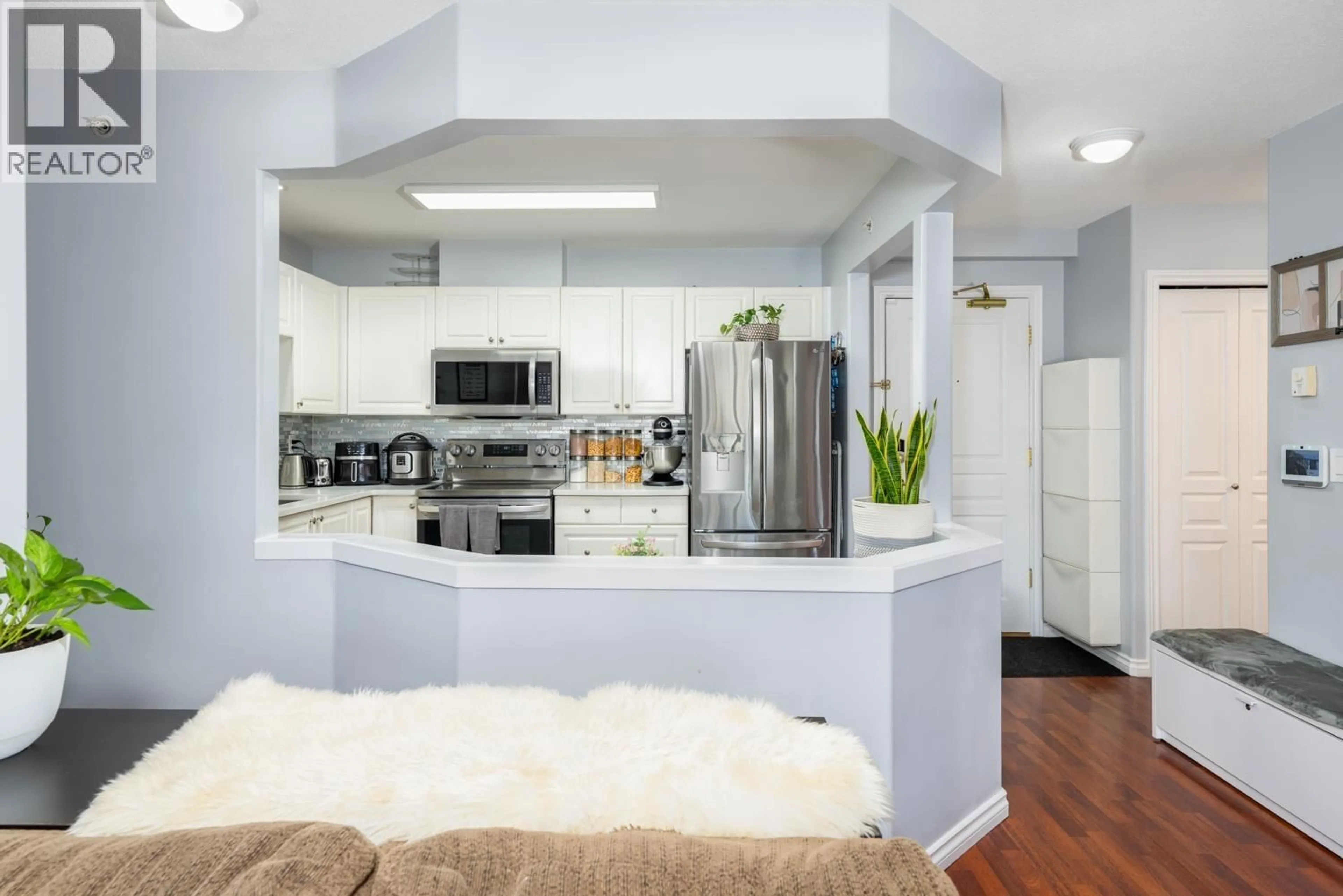 Open concept kitchen, unknown for 505 - 215 TWELFTH STREET, New Westminster British Columbia V3M4H4