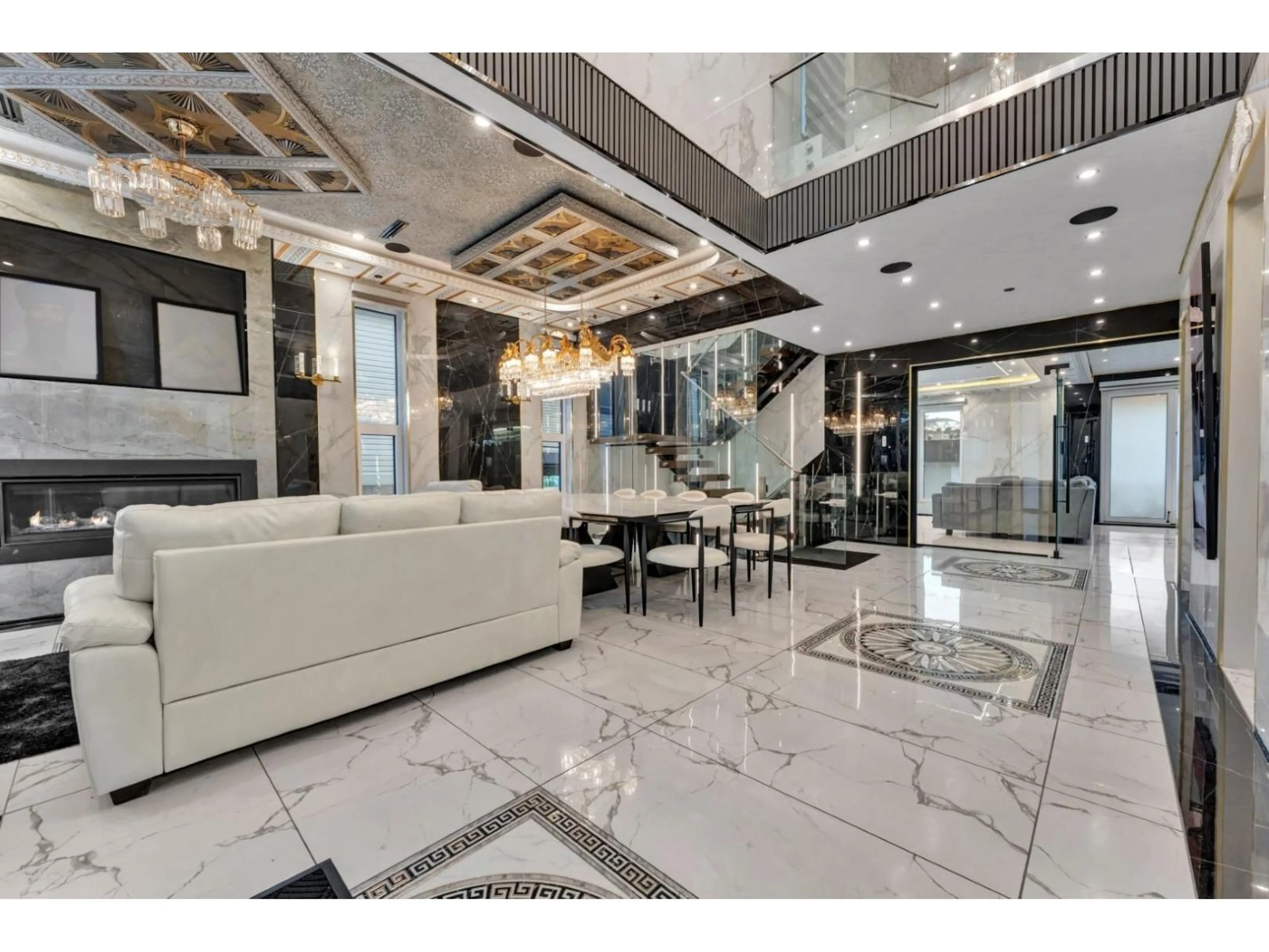 Lobby for 15460 SEMIAHMOO AVENUE, White Rock British Columbia V4B1T8