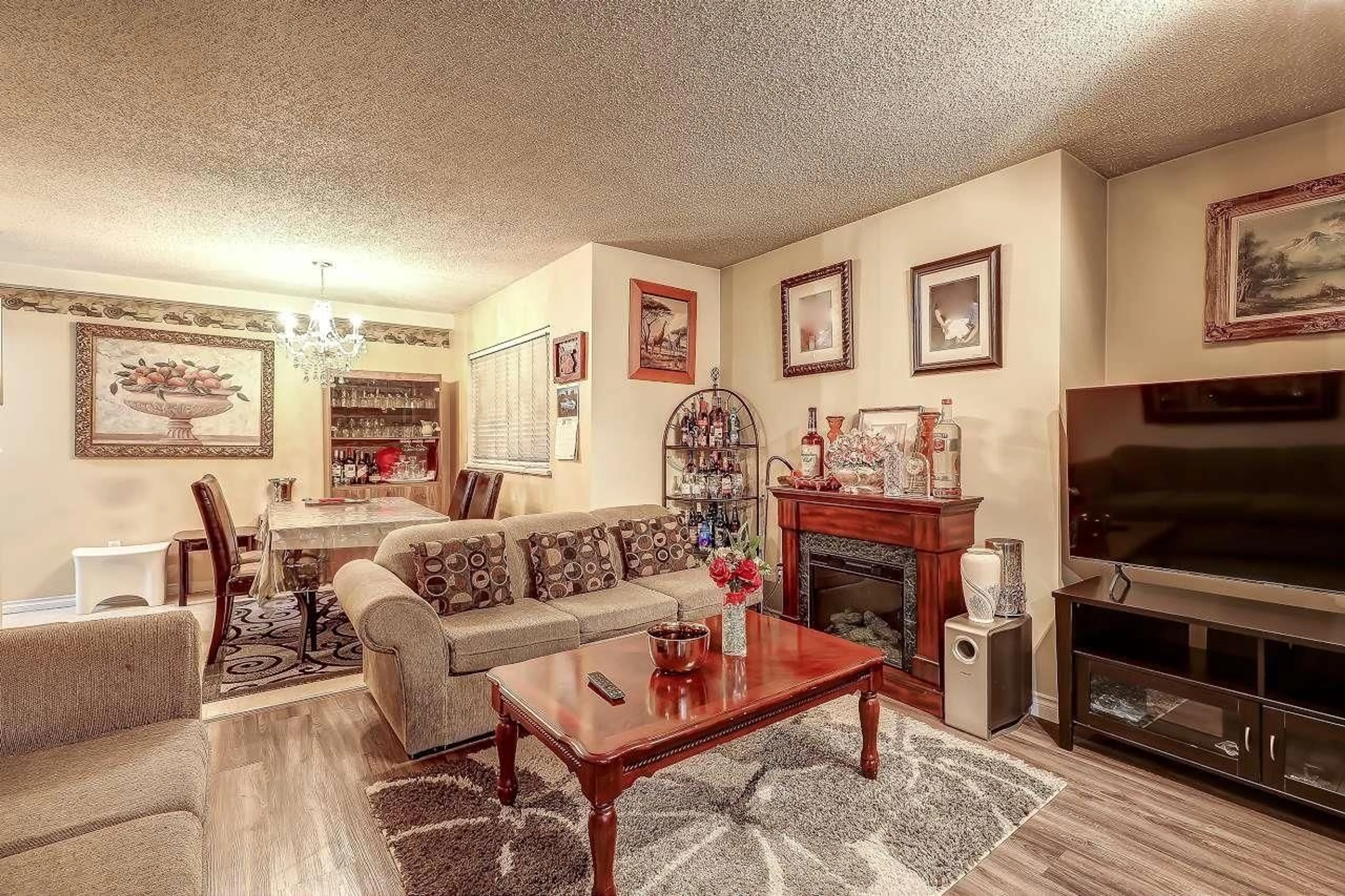 Living room with furniture, unknown for 101 - 13316 OLD YALE ROAD, Surrey British Columbia V3T5J5