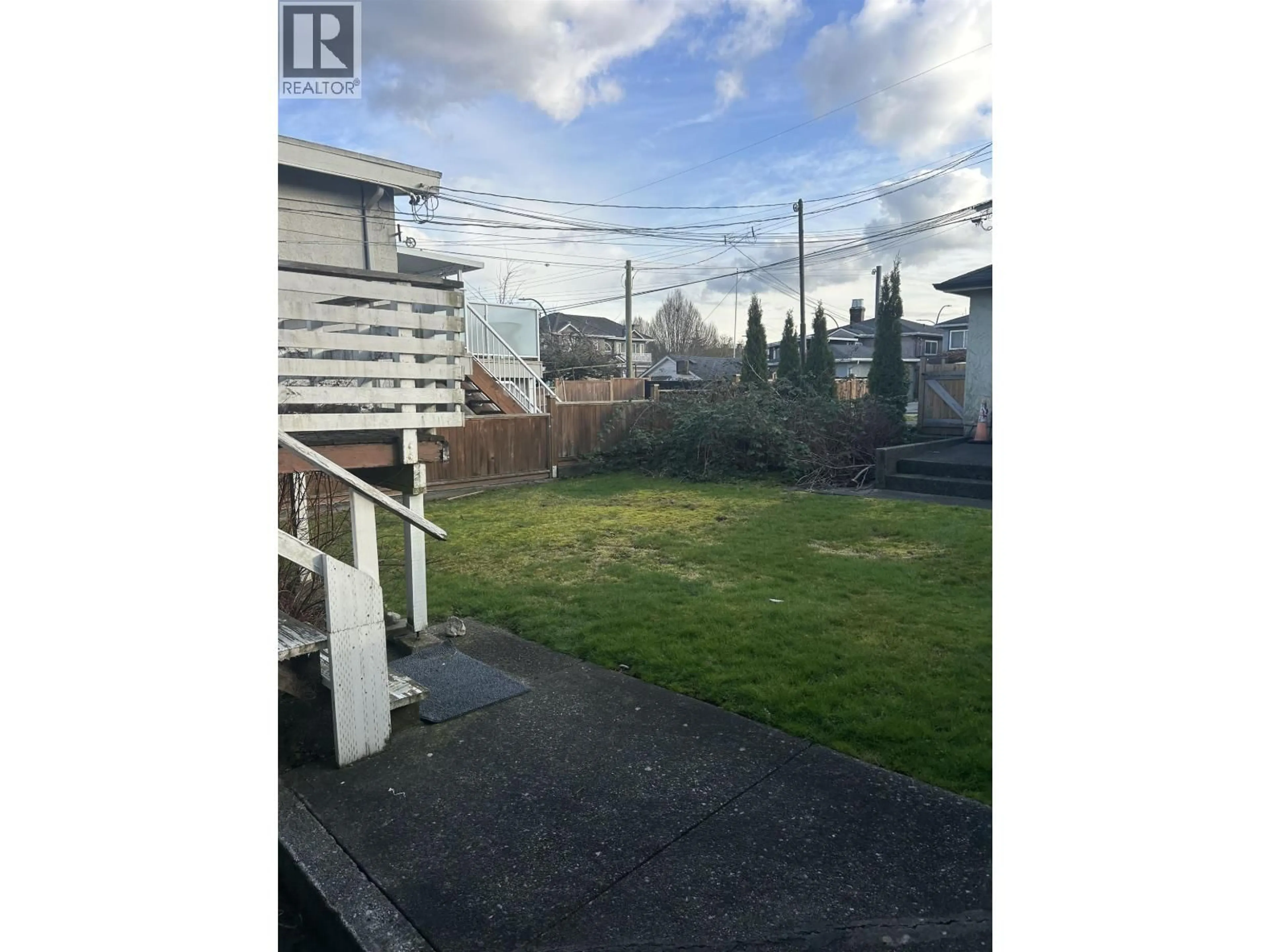 A pic from outside/outdoor area/front of a property/back of a property/a pic from drone, unknown for 4386 OXFORD STREET, Burnaby British Columbia V5C1E4