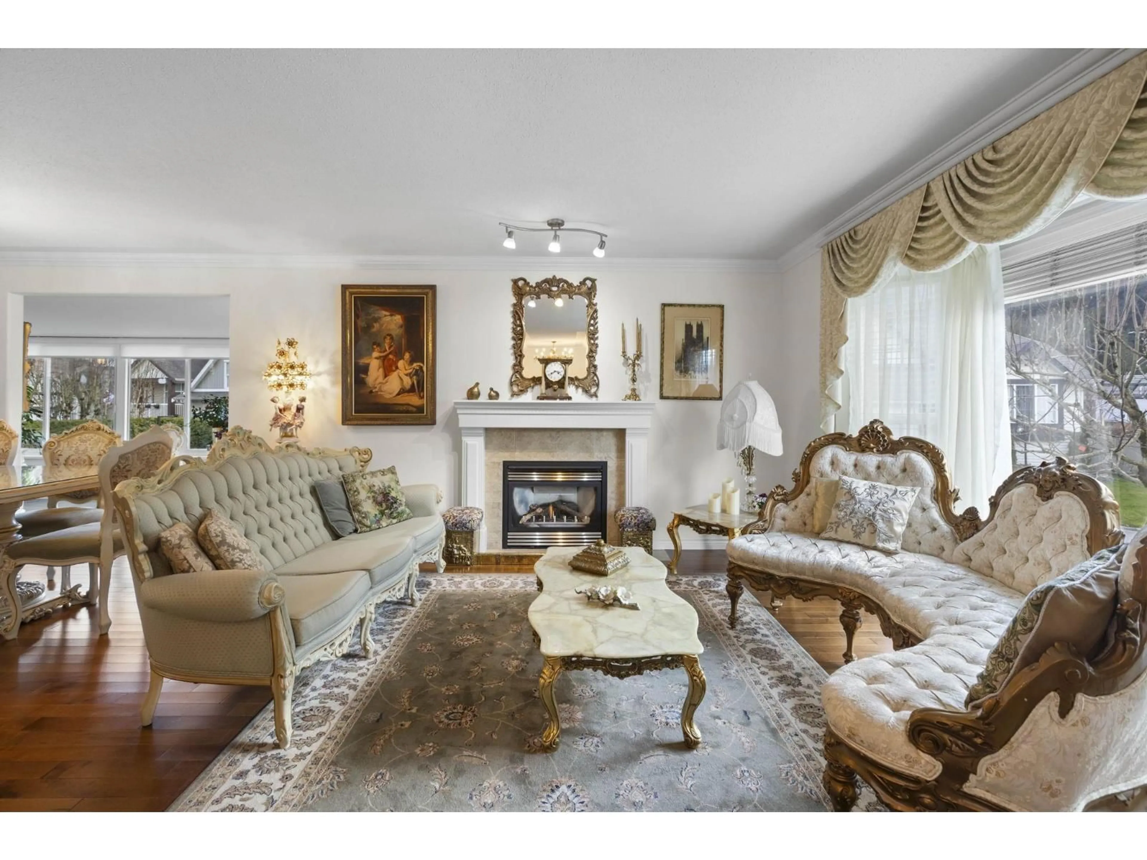 Living room with furniture, unknown for 41 - 349 WALNUT AVENUE, Harrison Hot Springs British Columbia V0M1K0