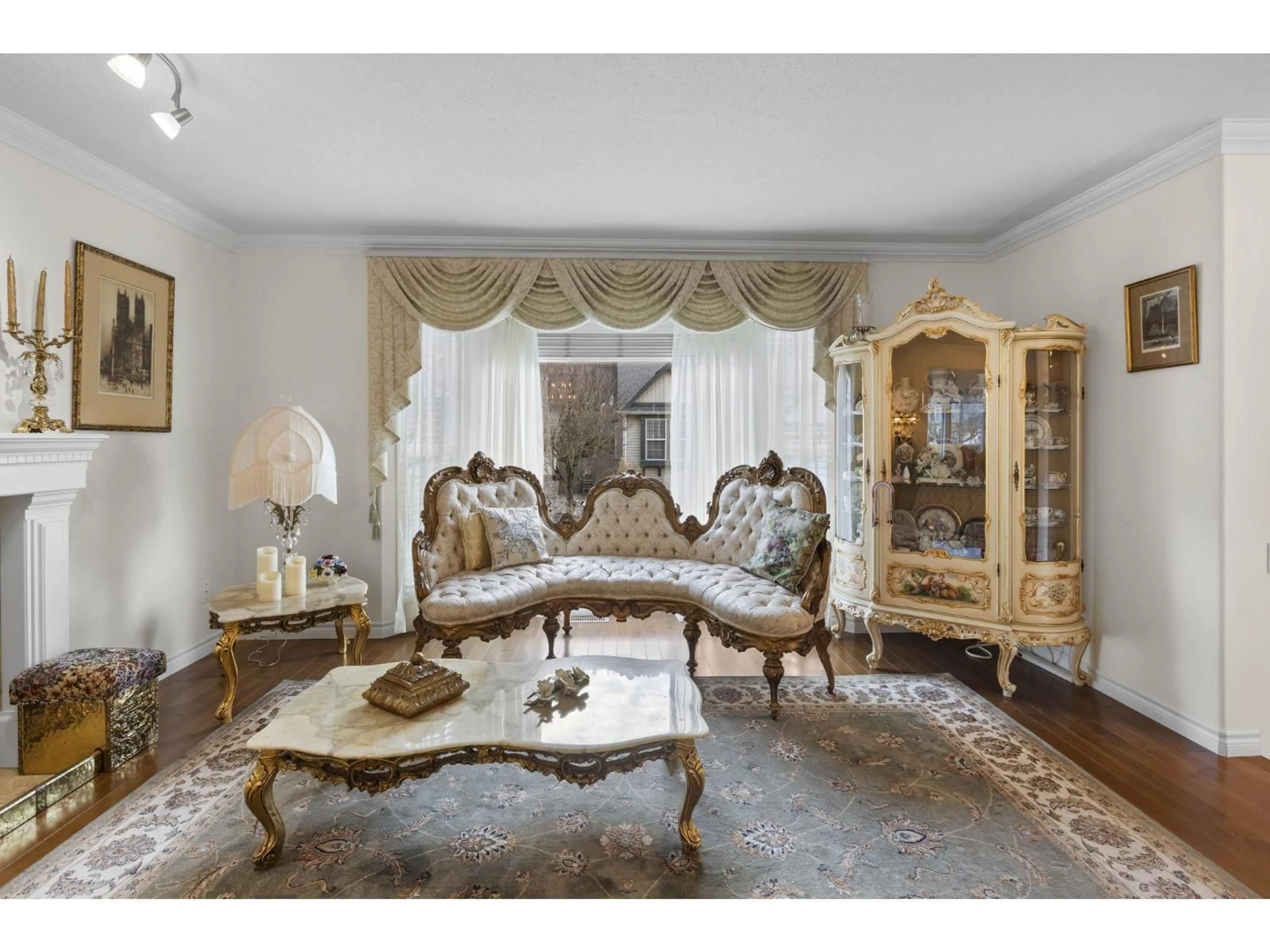 Living room with furniture, unknown for 41 - 349 WALNUT AVENUE, Harrison Hot Springs British Columbia V0M1K0