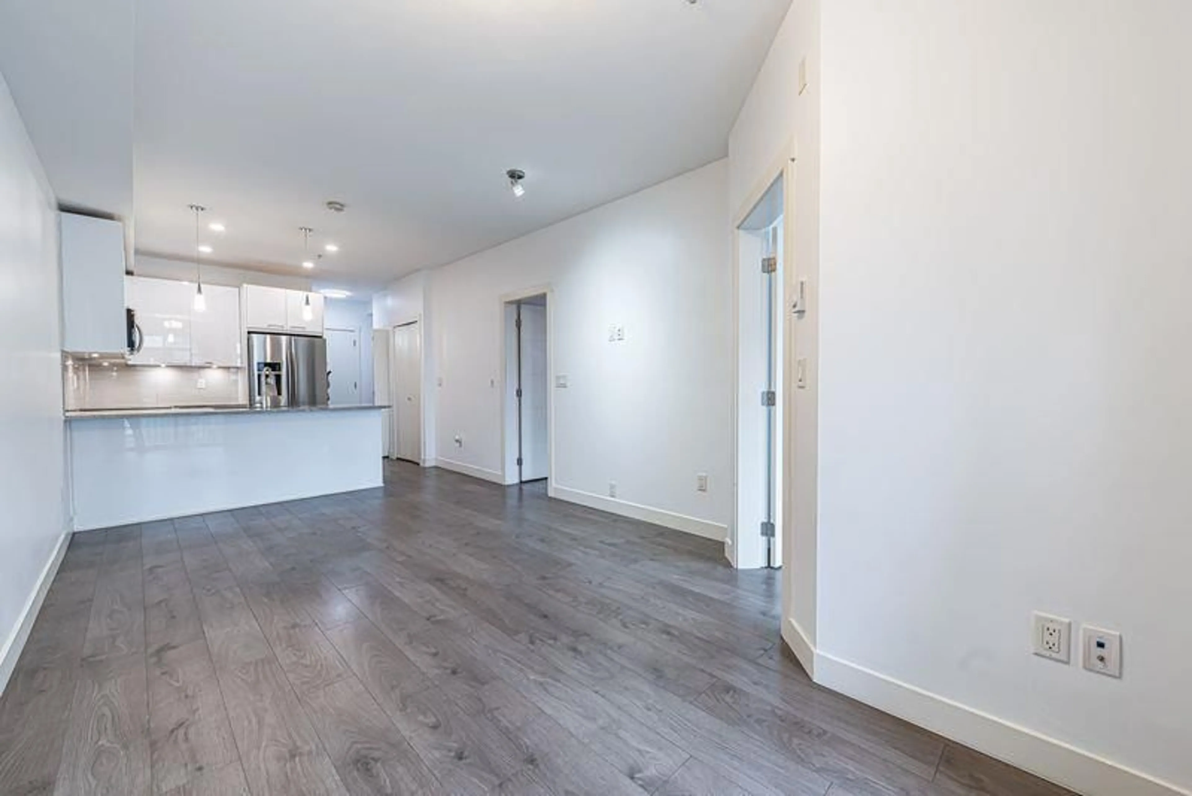 A pic of a room for 401 - 20696 EASTLEIGH CRESCENT, Langley British Columbia V3A0M3