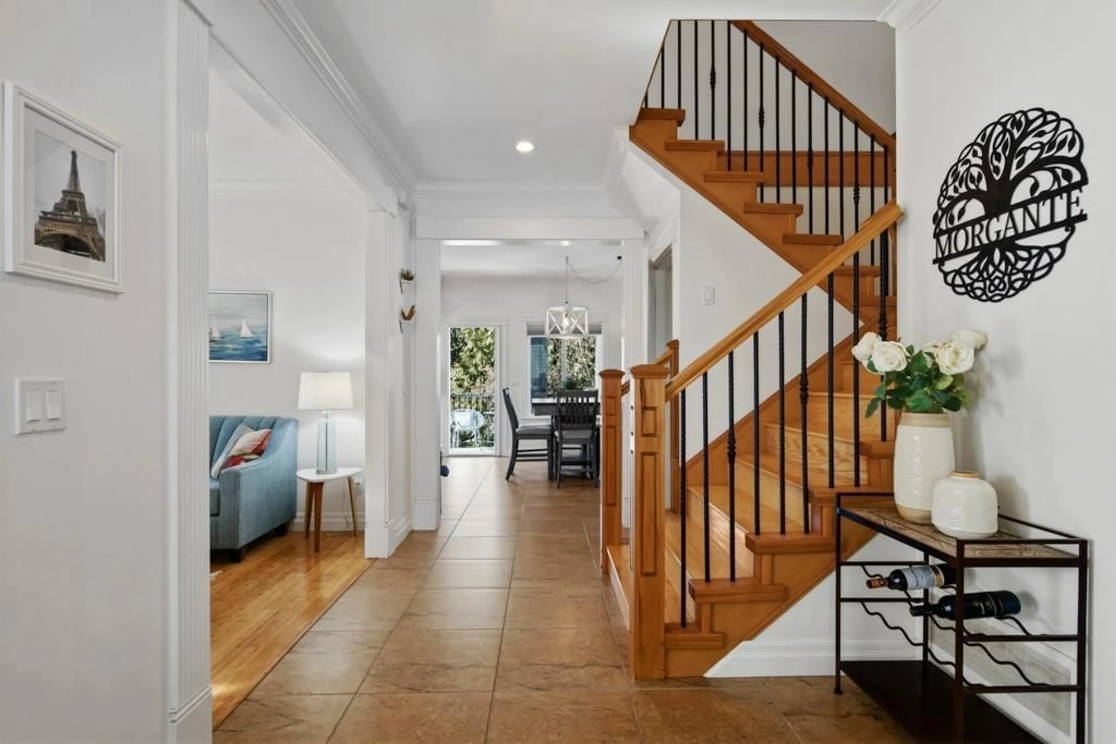 Indoor entryway for 8563 TUPPER BOULEVARD, Mission British Columbia V2V0A3