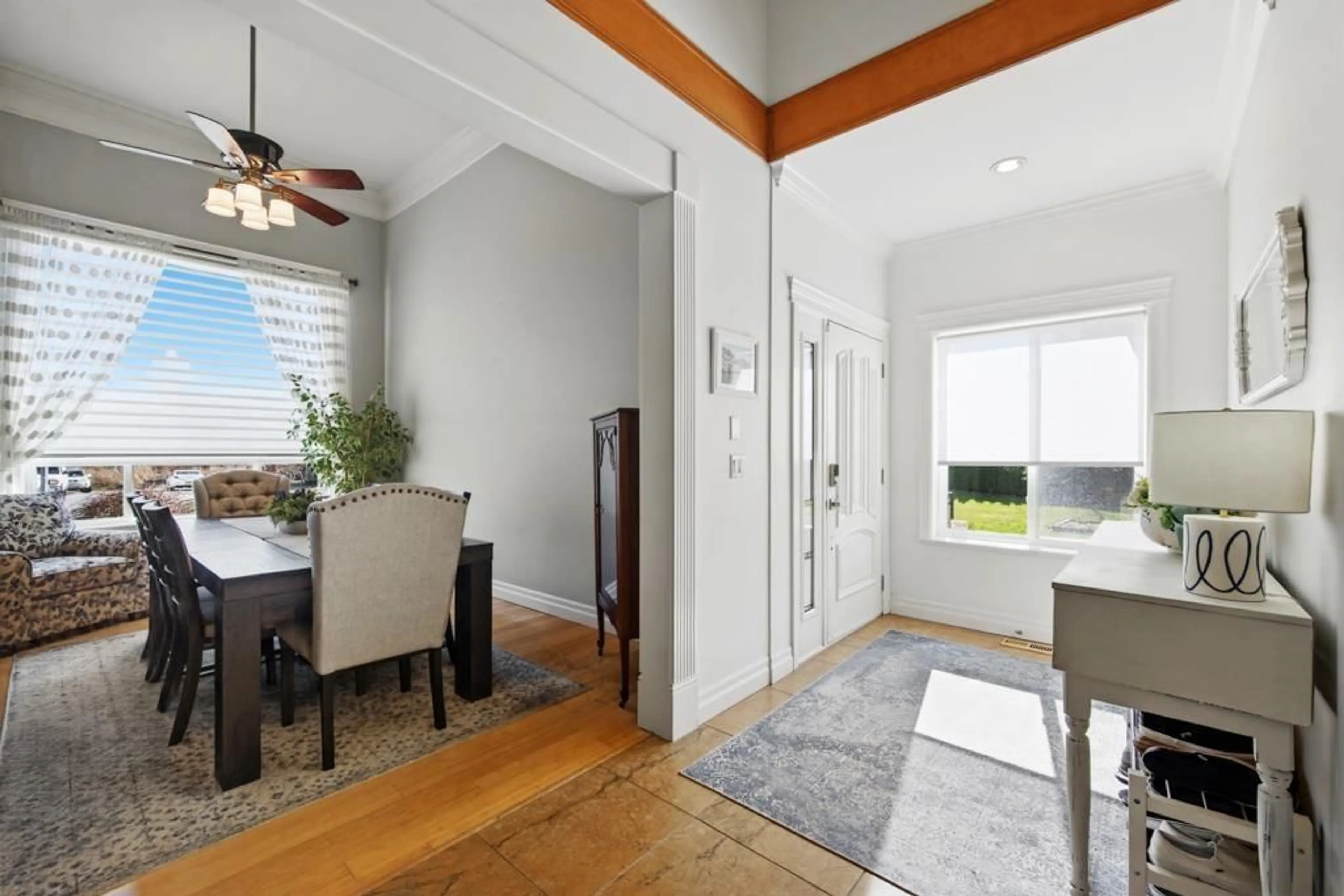 Indoor entryway for 8563 TUPPER BOULEVARD, Mission British Columbia V2V0A3