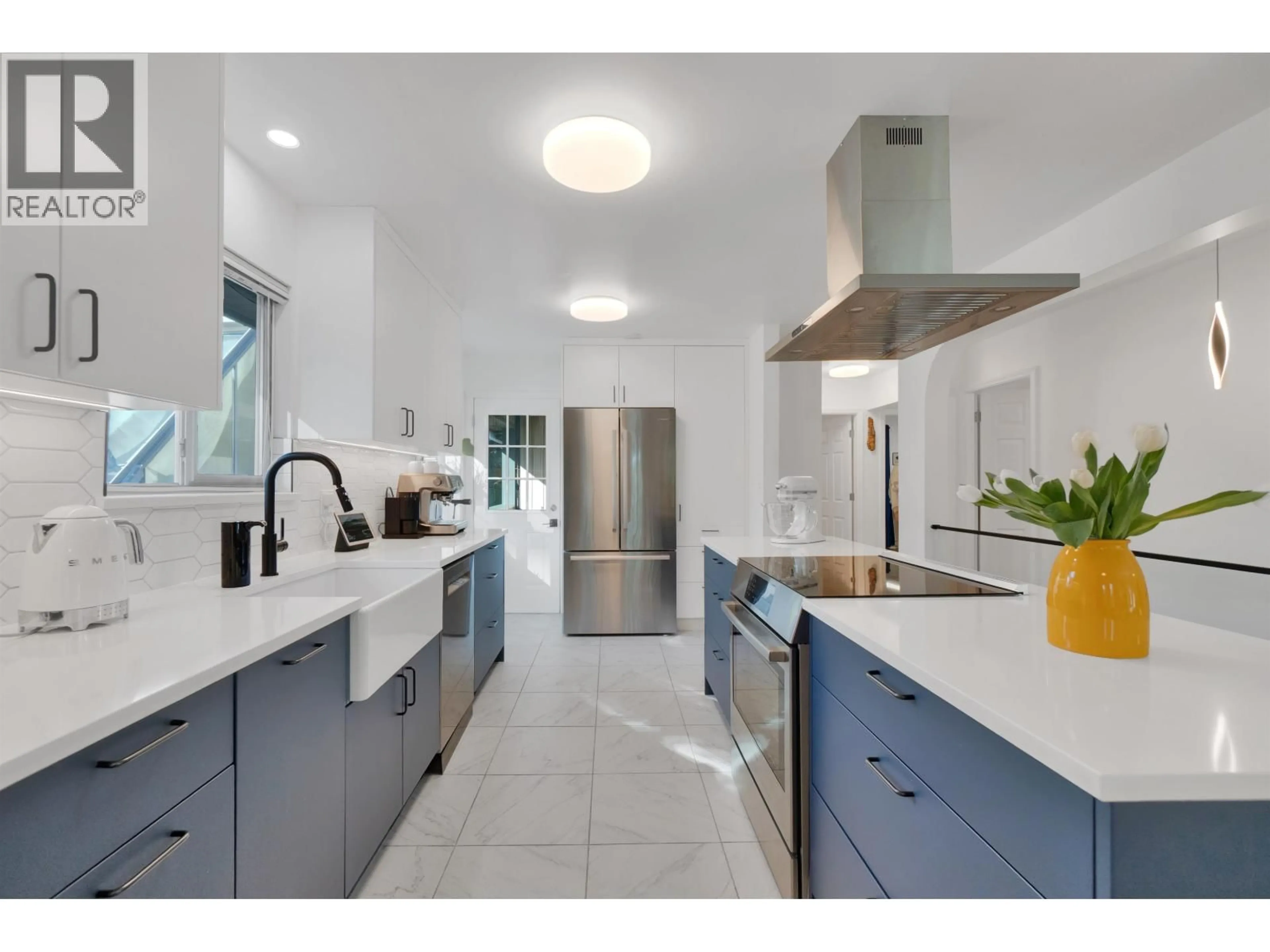 Contemporary kitchen, ceramic/tile floor for 1652 COLEMAN STREET, North Vancouver British Columbia V7K1X1