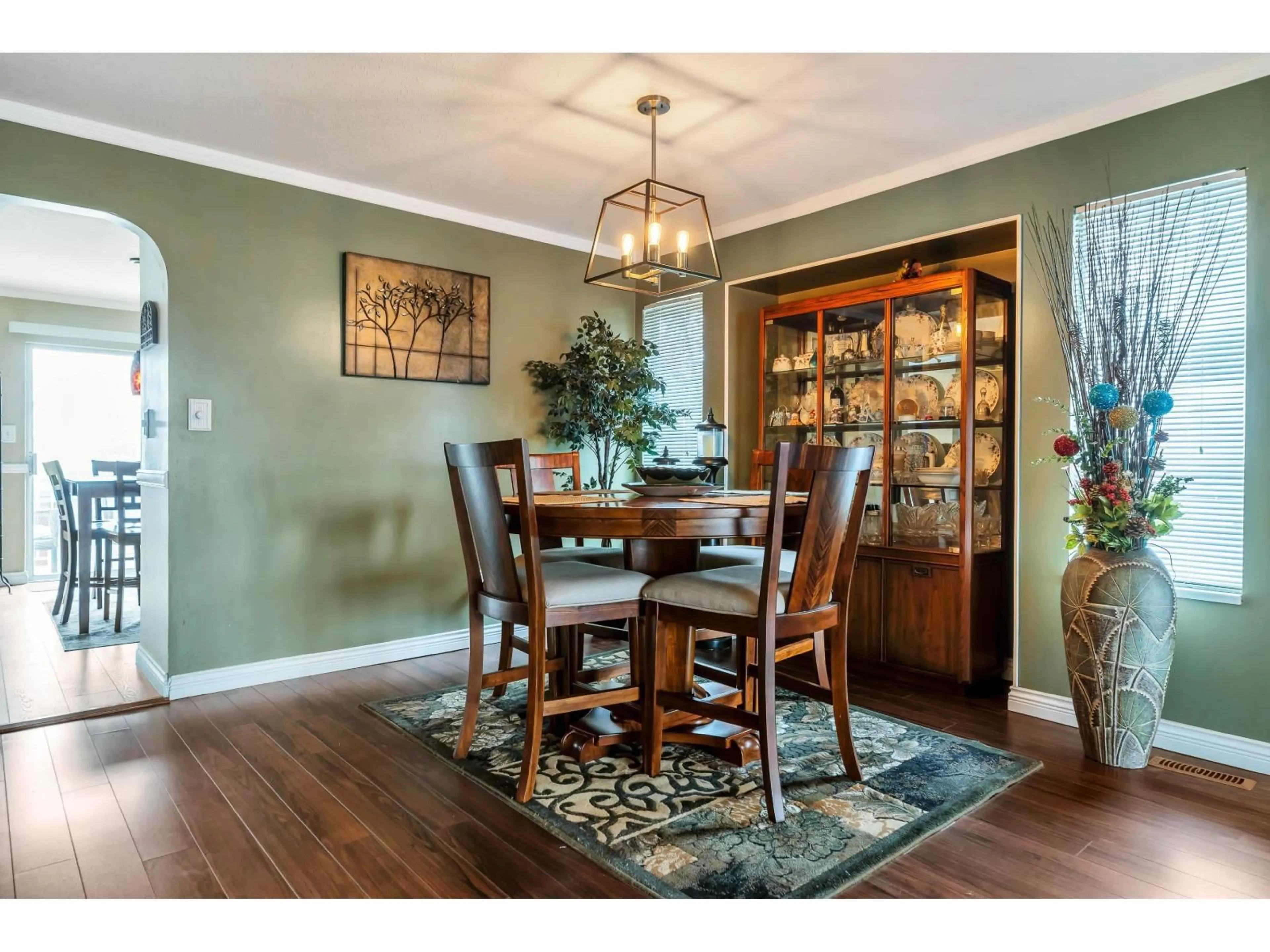 Dining room, wood/laminate floor for 13280 81A AVENUE, Surrey British Columbia V3W9M6