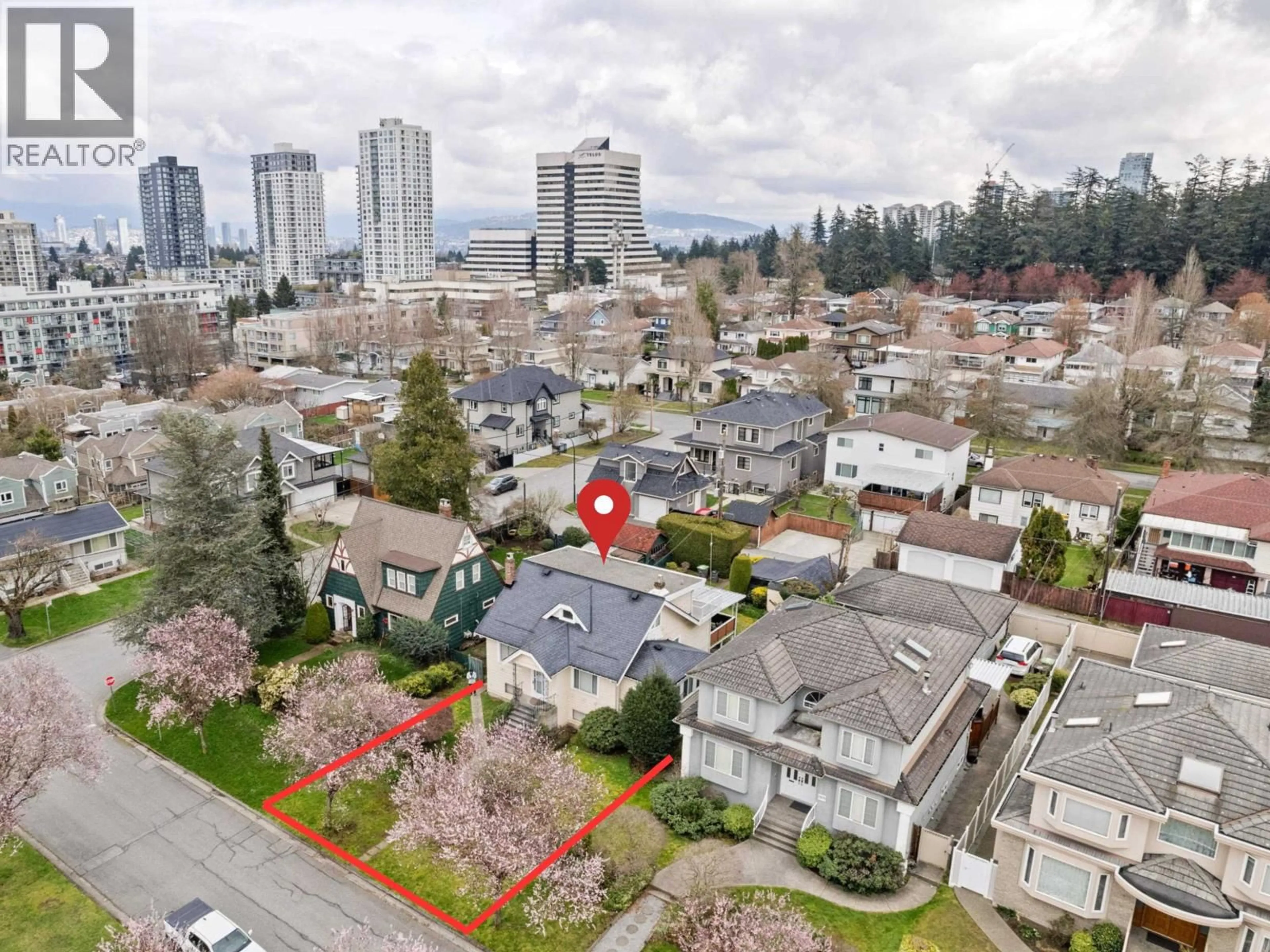 A pic from outside/outdoor area/front of a property/back of a property/a pic from drone, unknown for 5878 ARLINGTON STREET, Vancouver British Columbia V5R4N3