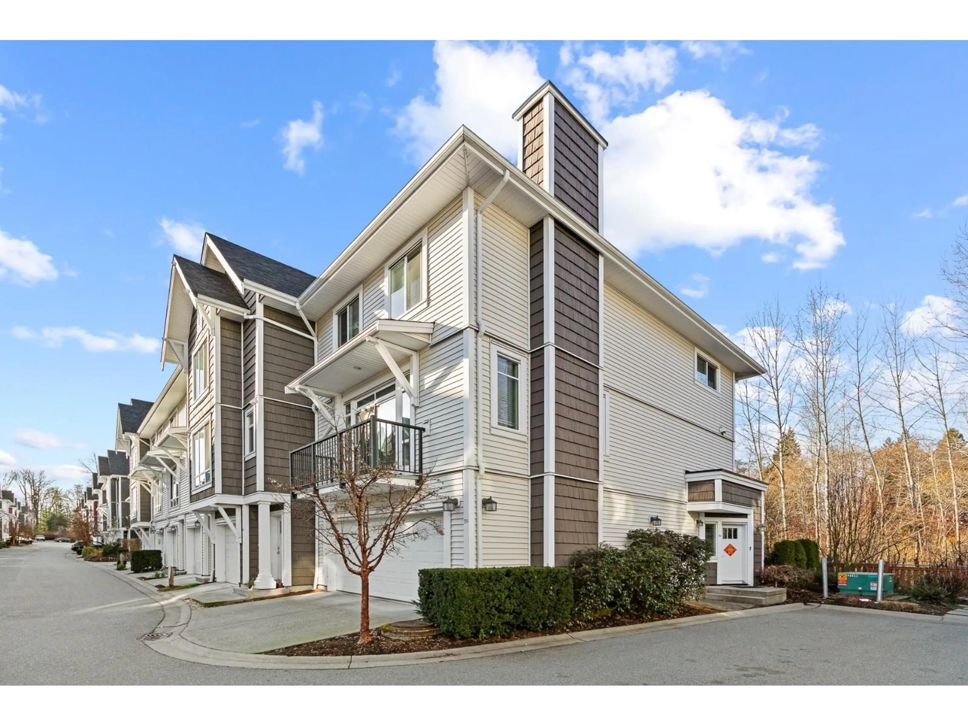 Home with vinyl exterior material, street for 70 - 3039 156 STREET, Surrey British Columbia V3Z6T5