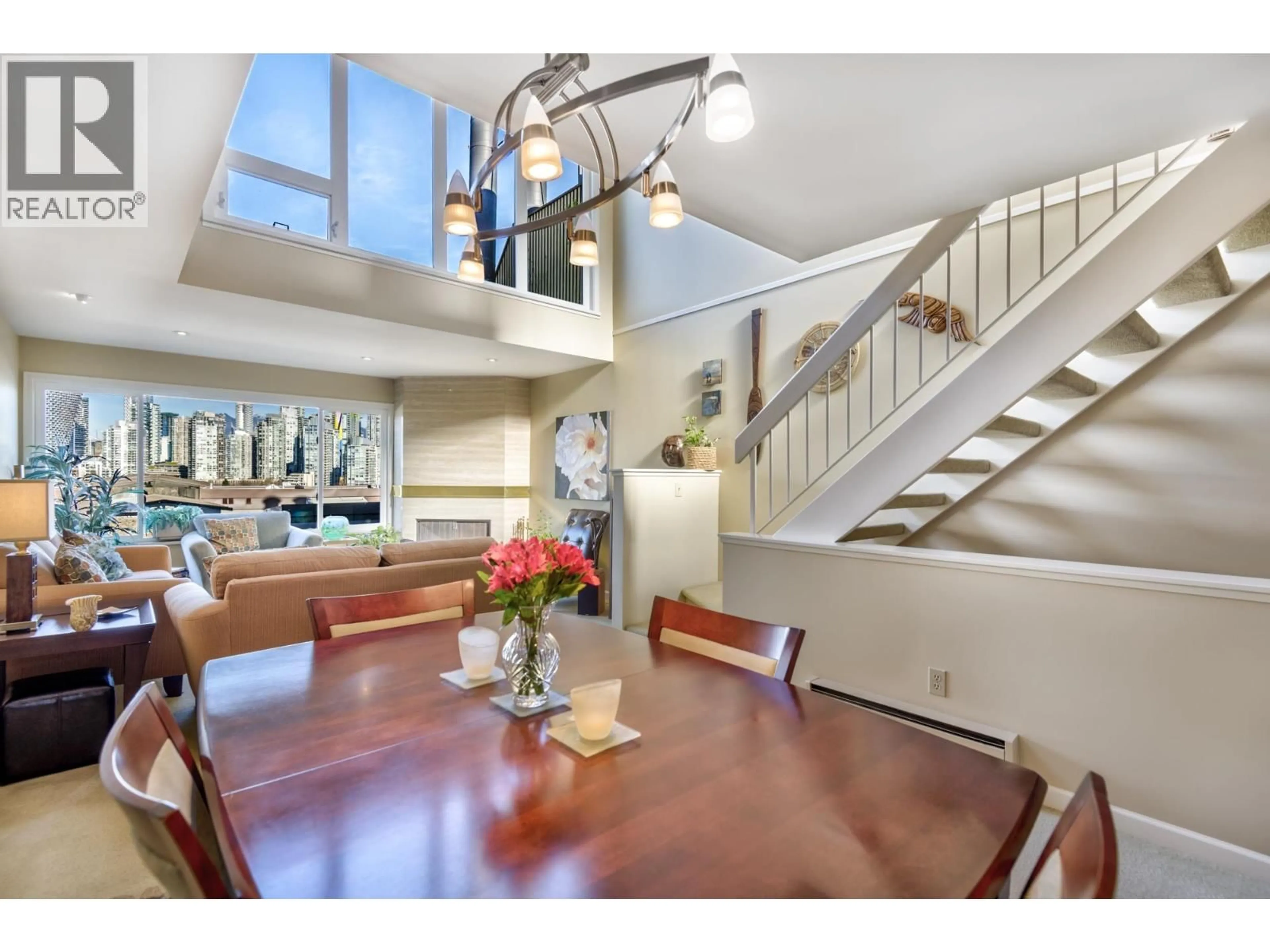 Indoor foyer for 2266 ALDER STREET, Vancouver British Columbia V6H2R9