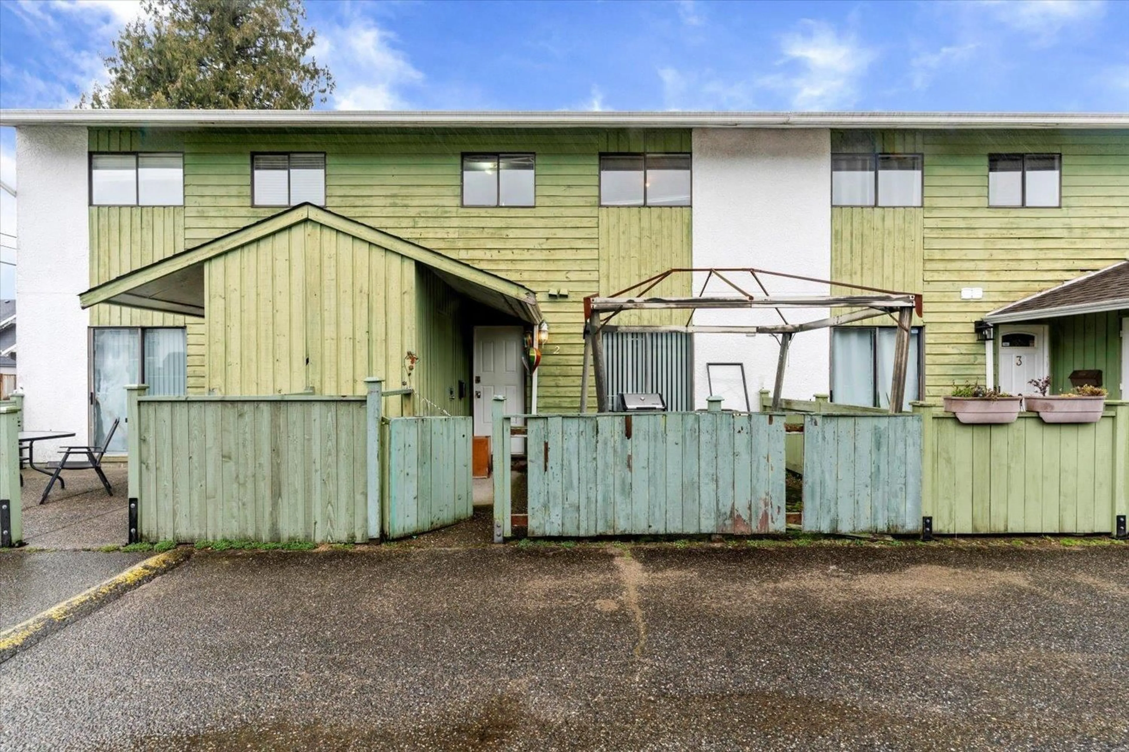 Unknown for 2 - 9342 HAZEL STREET, Chilliwack British Columbia V2P5N2