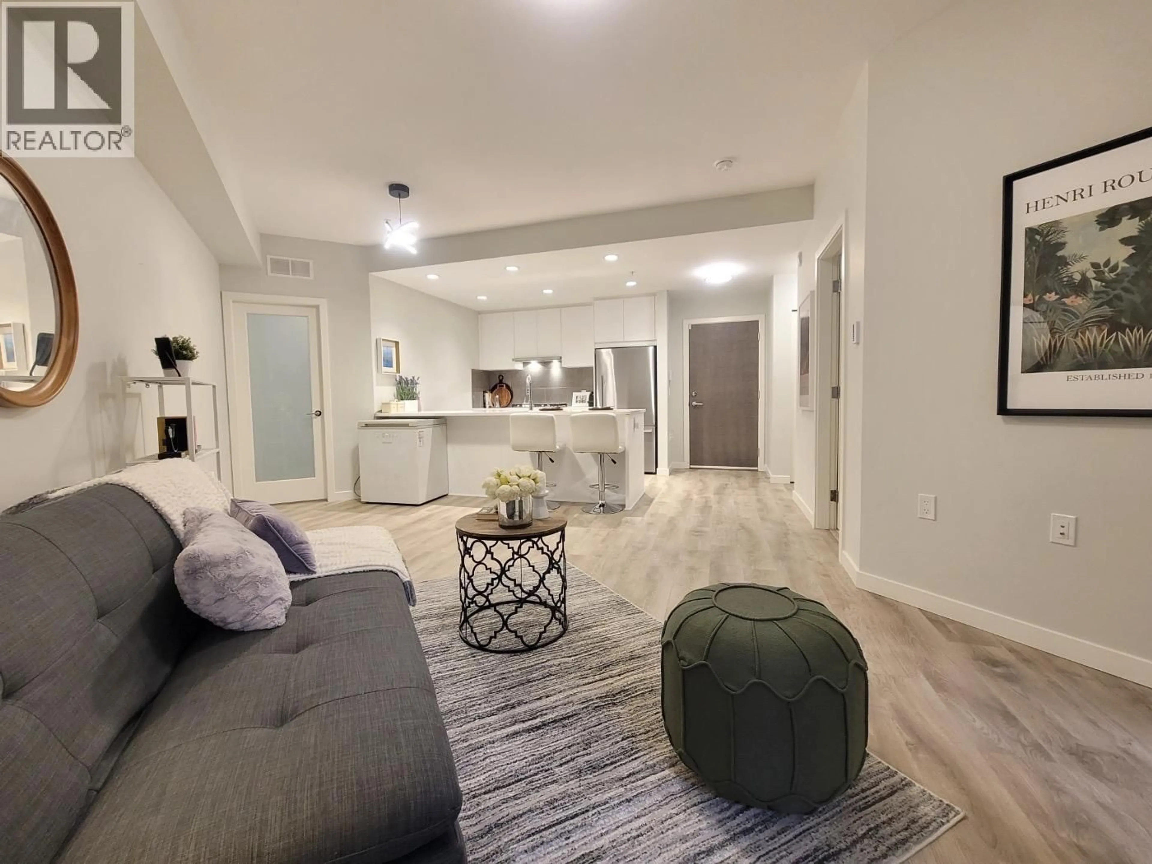 Living room with furniture, unknown for 111 - 615 COTTONWOOD AVENUE, Coquitlam British Columbia V3J0N4