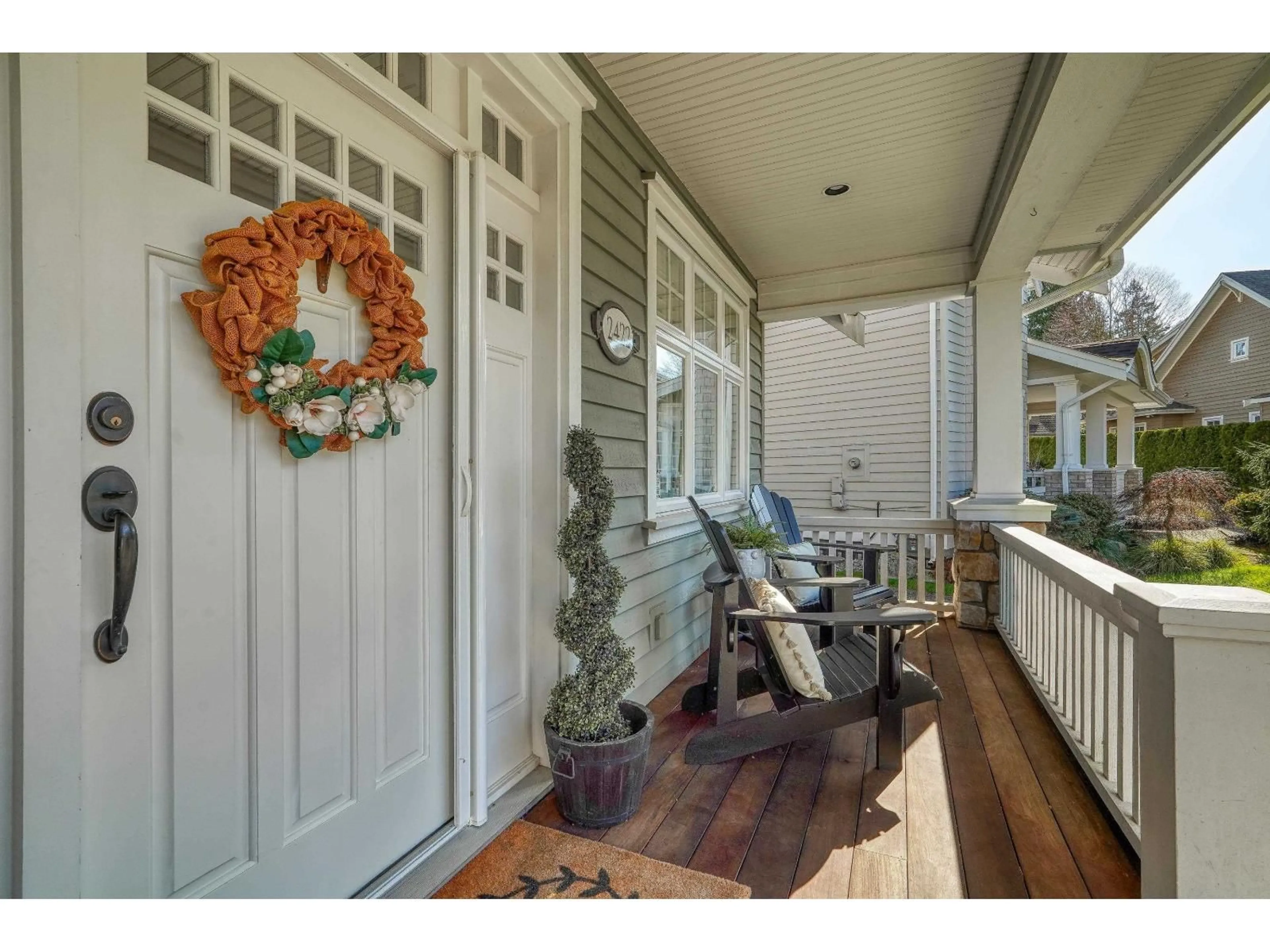 Indoor entryway for 2422 125 STREET, Surrey British Columbia V4A9Y3