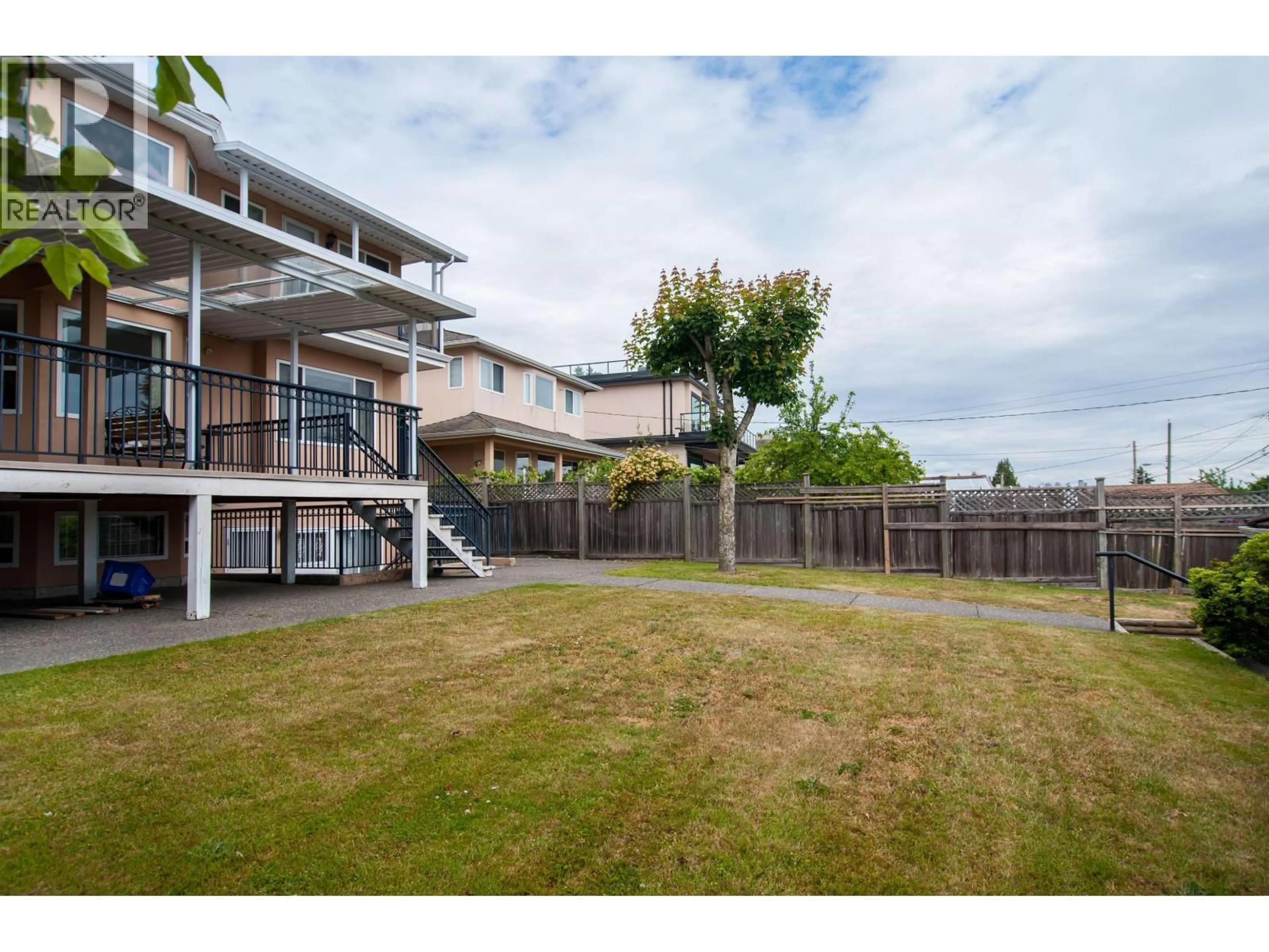 A pic from outside/outdoor area/front of a property/back of a property/a pic from drone, unknown for 2288 FRASERVIEW DRIVE, Vancouver British Columbia V5P2N4