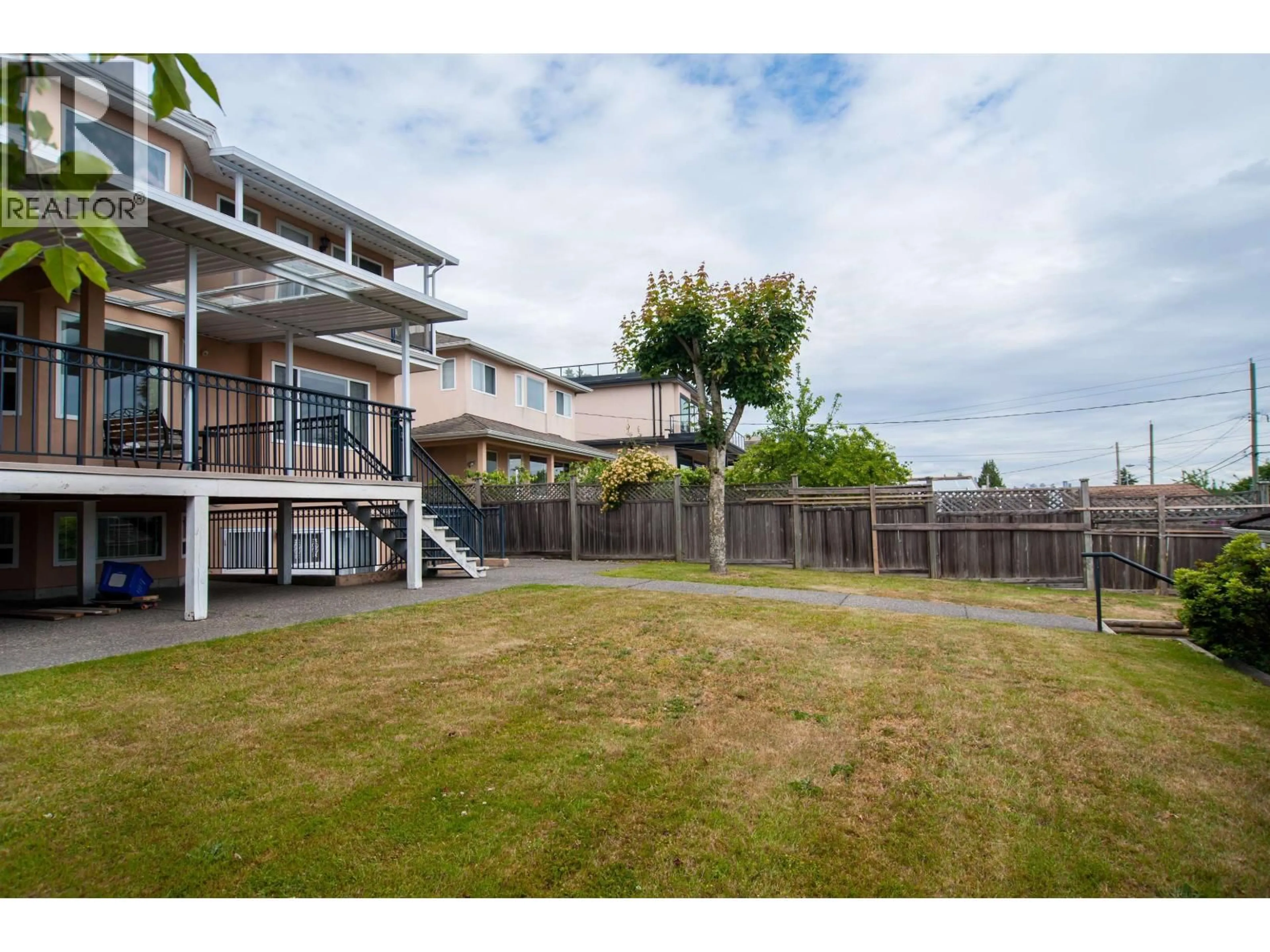 A pic from outside/outdoor area/front of a property/back of a property/a pic from drone, unknown for 2288 FRASERVIEW DRIVE, Vancouver British Columbia V5P2N4