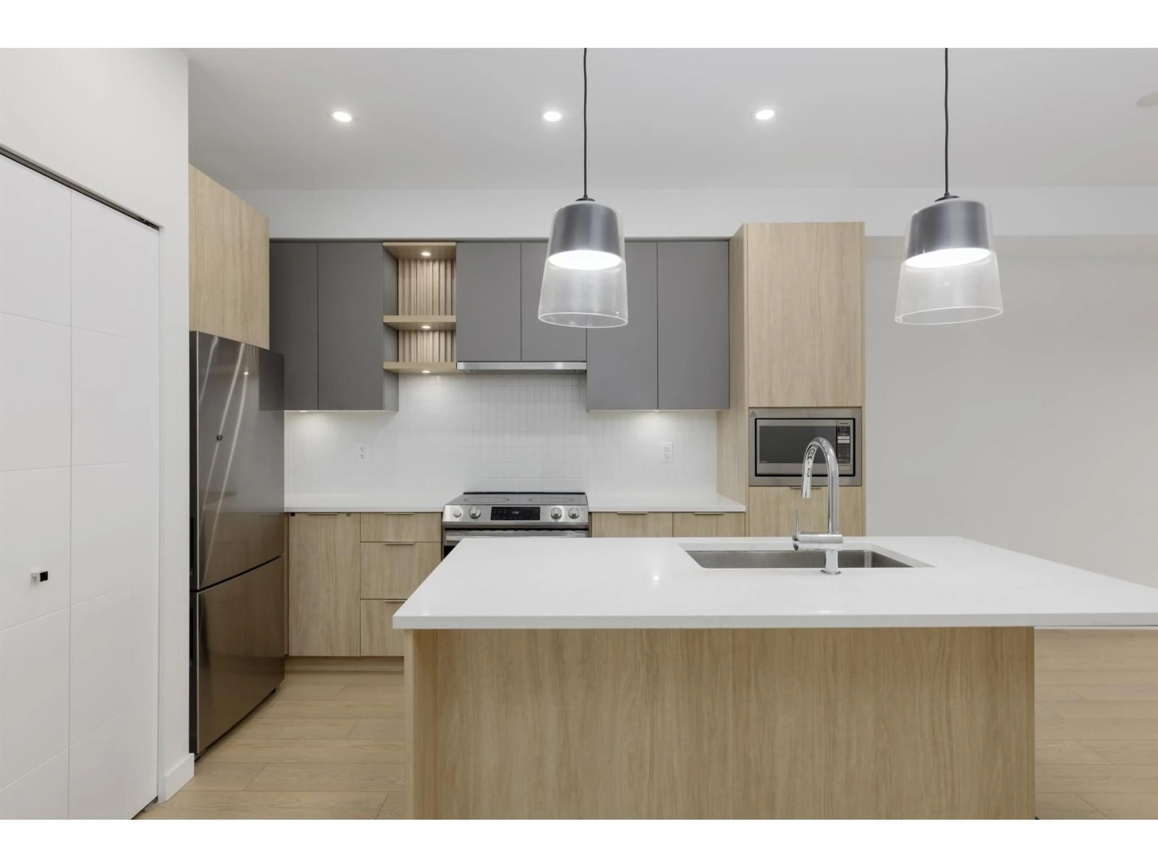 Unknown for 304 - 20695 EASTLEIGH CRESCENT, Langley British Columbia V3A0P7