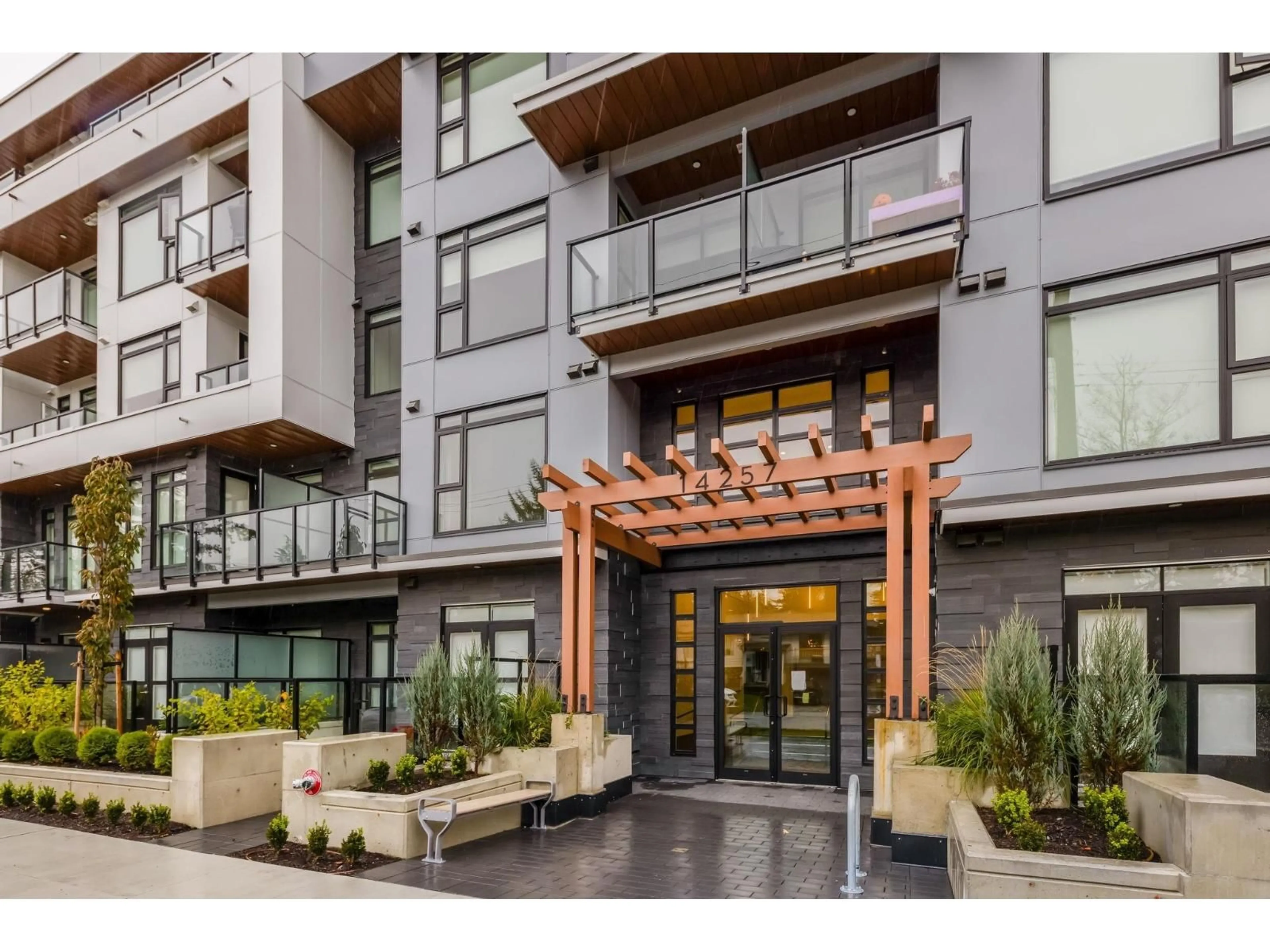 Unknown for 202 - 14257 103A AVENUE AVENUE, Surrey British Columbia V3T1T1