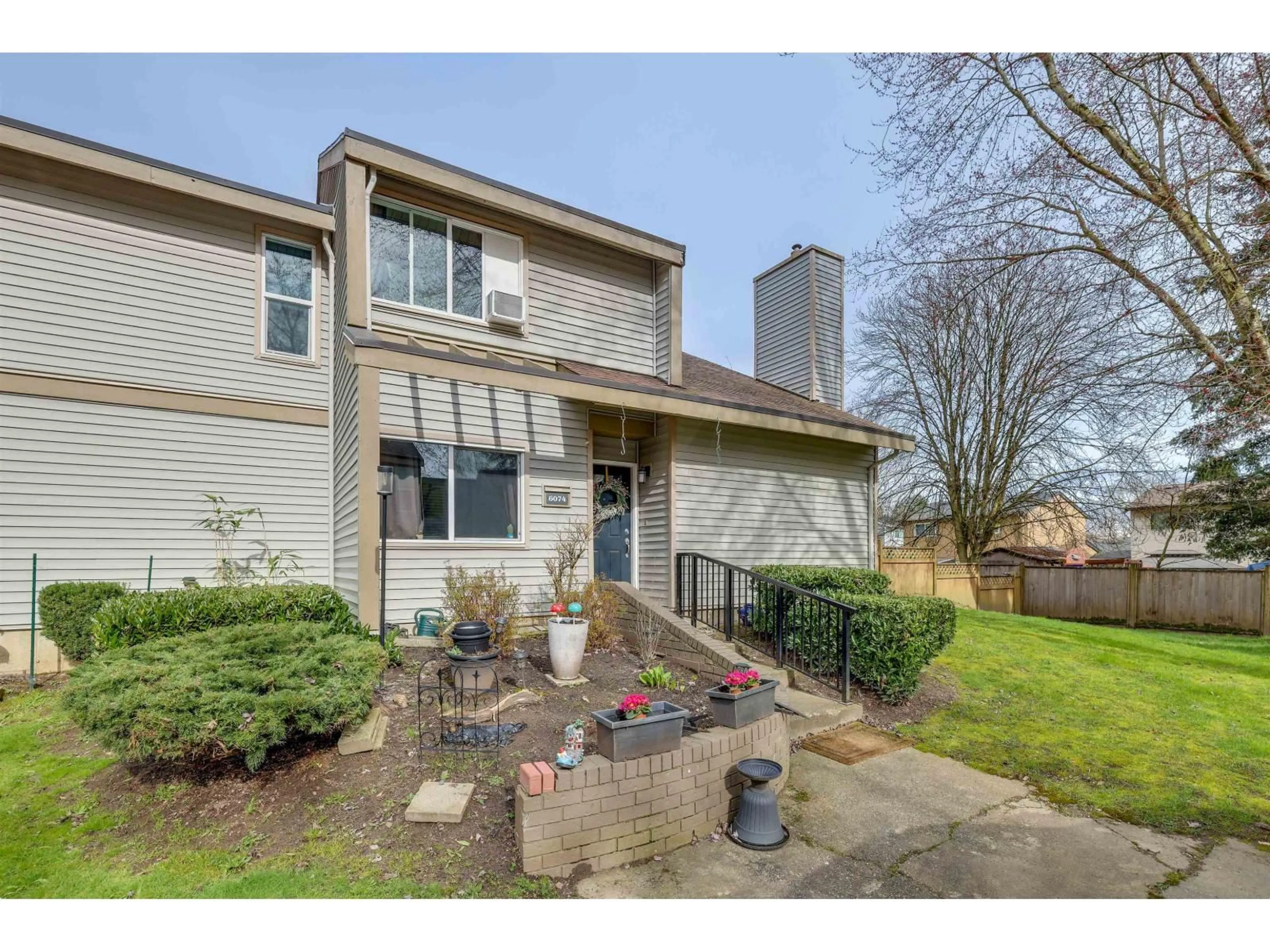 Unknown for 6074 GREENSIDE DRIVE EAST, Surrey British Columbia V3S5M8